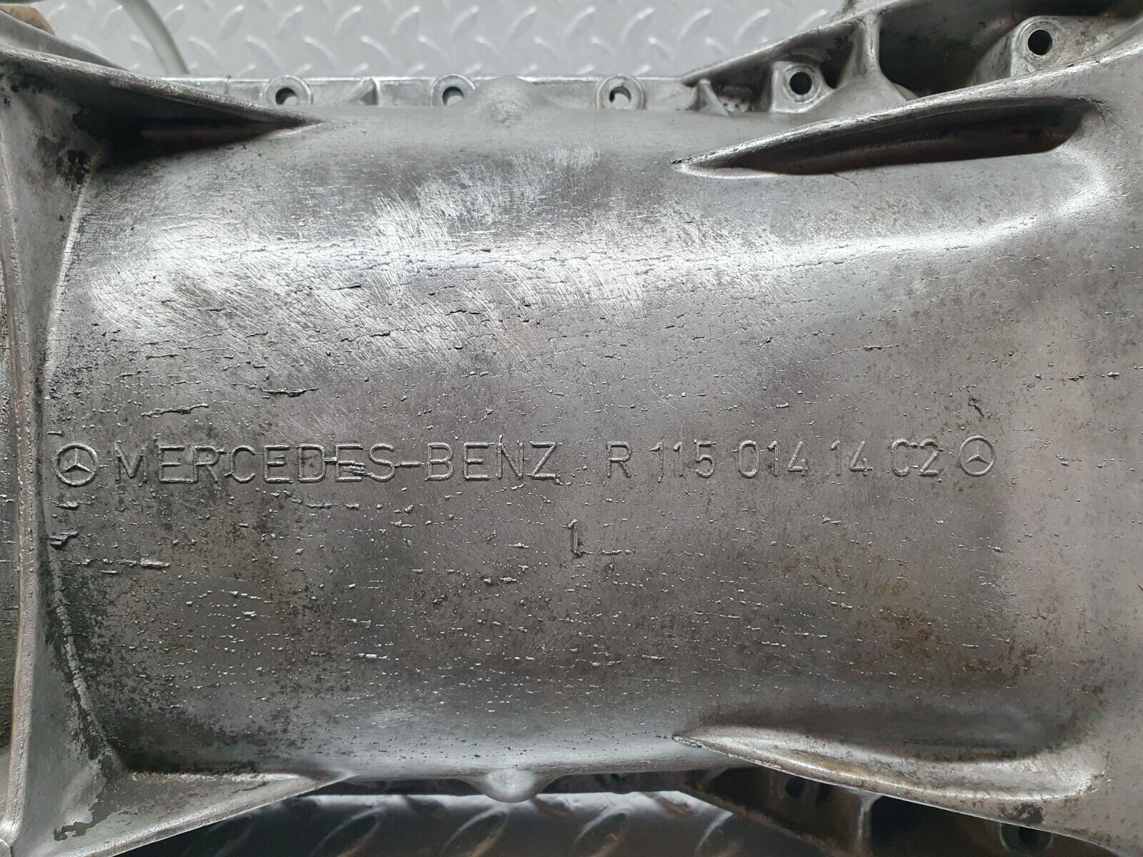 40876 Mercedes-Benz W123 240D Oil Pan Oil Sump 1150141402