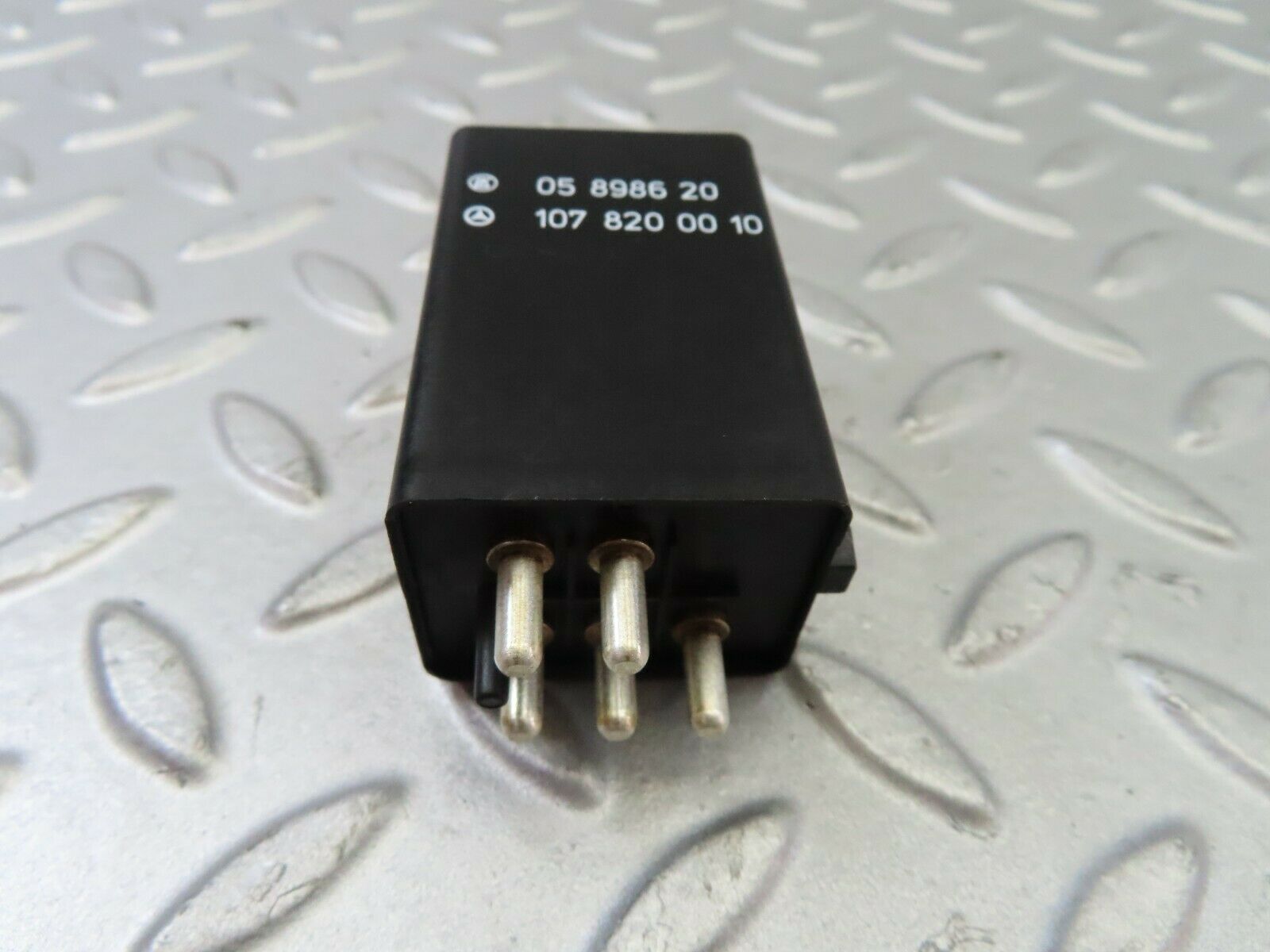 7657 Mercedes-Benz S123 230TE Wagon Heated Window Relay 1078200010