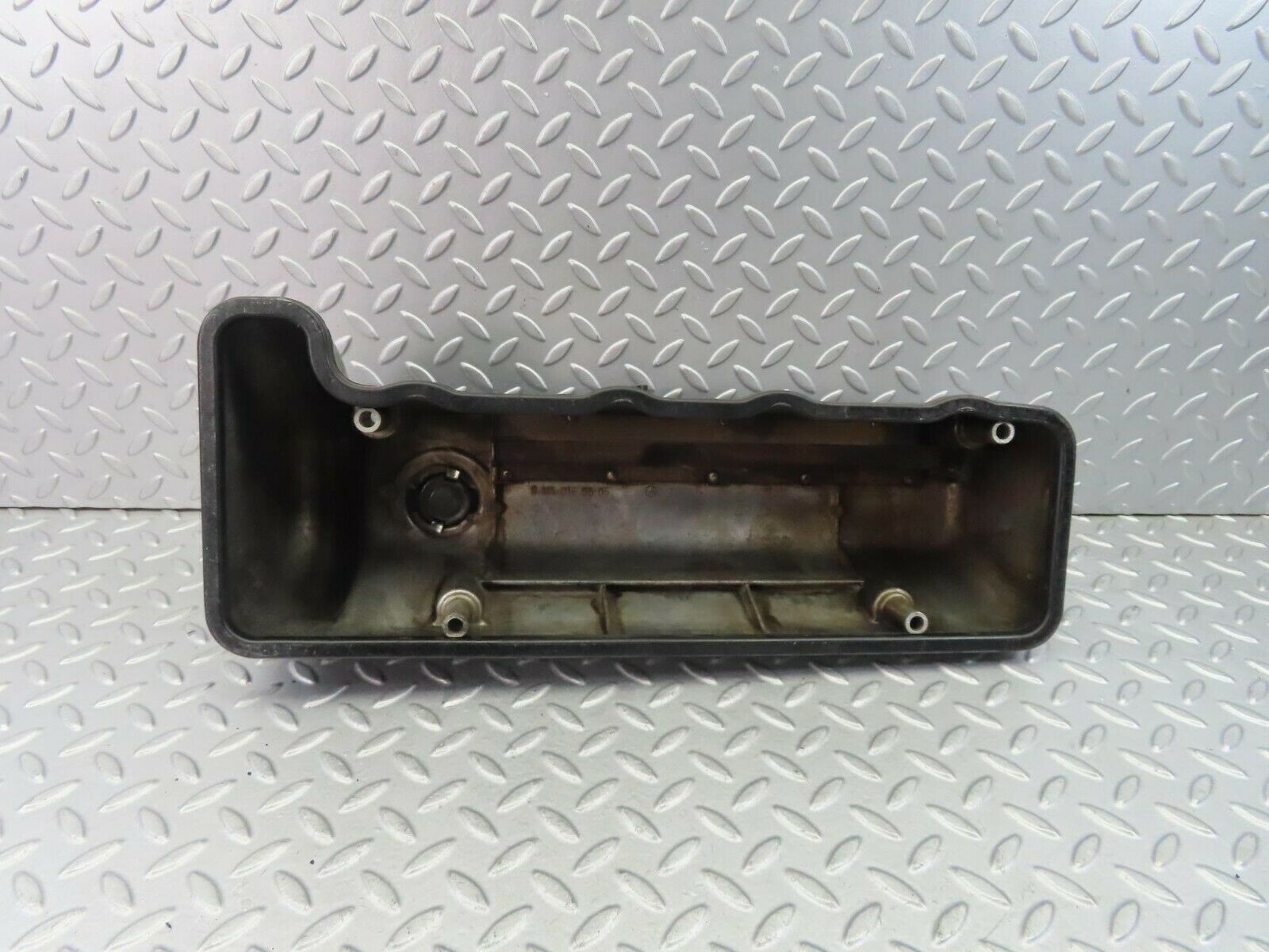 8550 Mercedes-Benz W115 Cylinder Head Valve Cover 1150160605