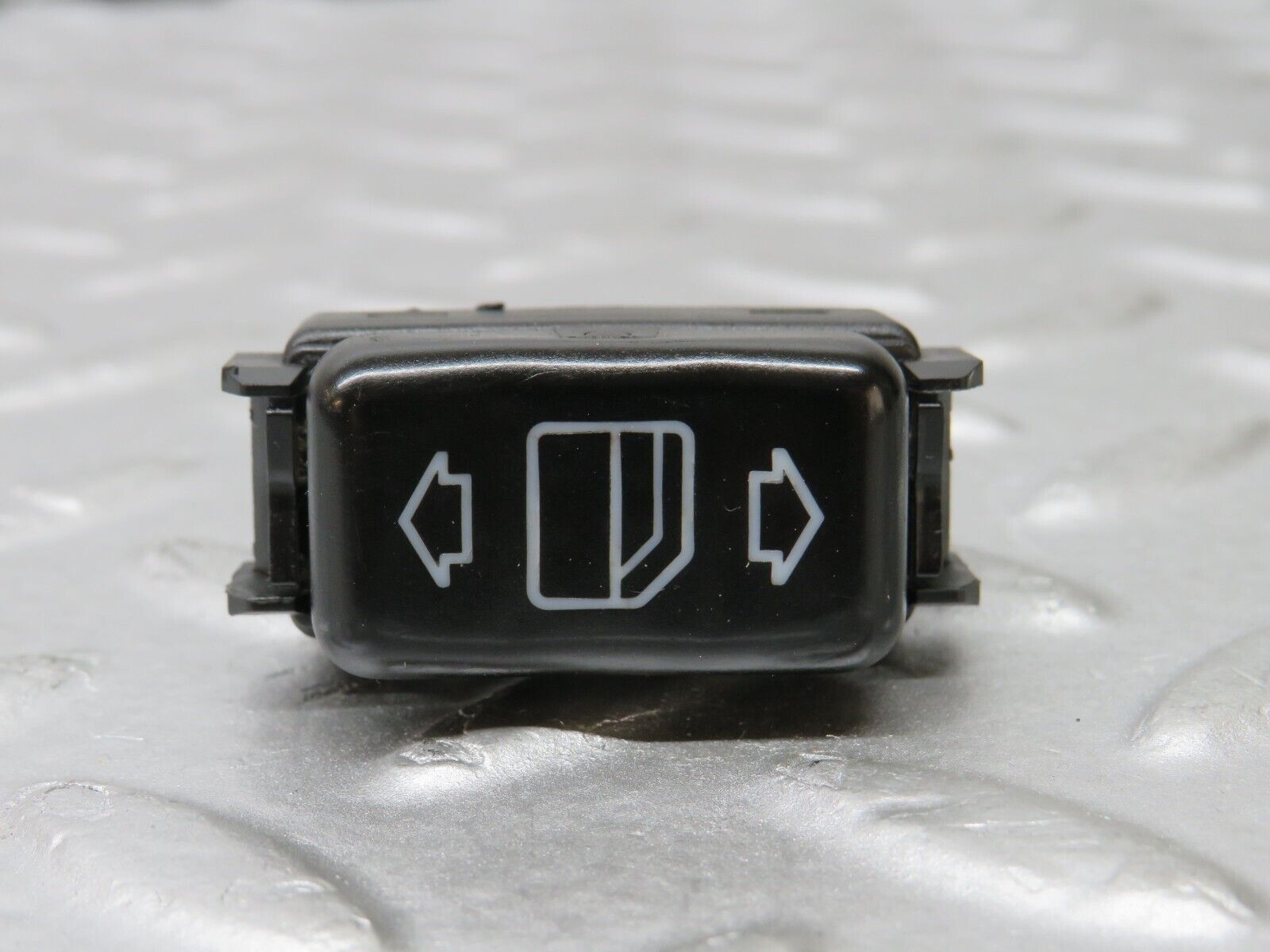 36125 Mercedes-Benz W126 420SE Electric Window Switch Right 1248204510