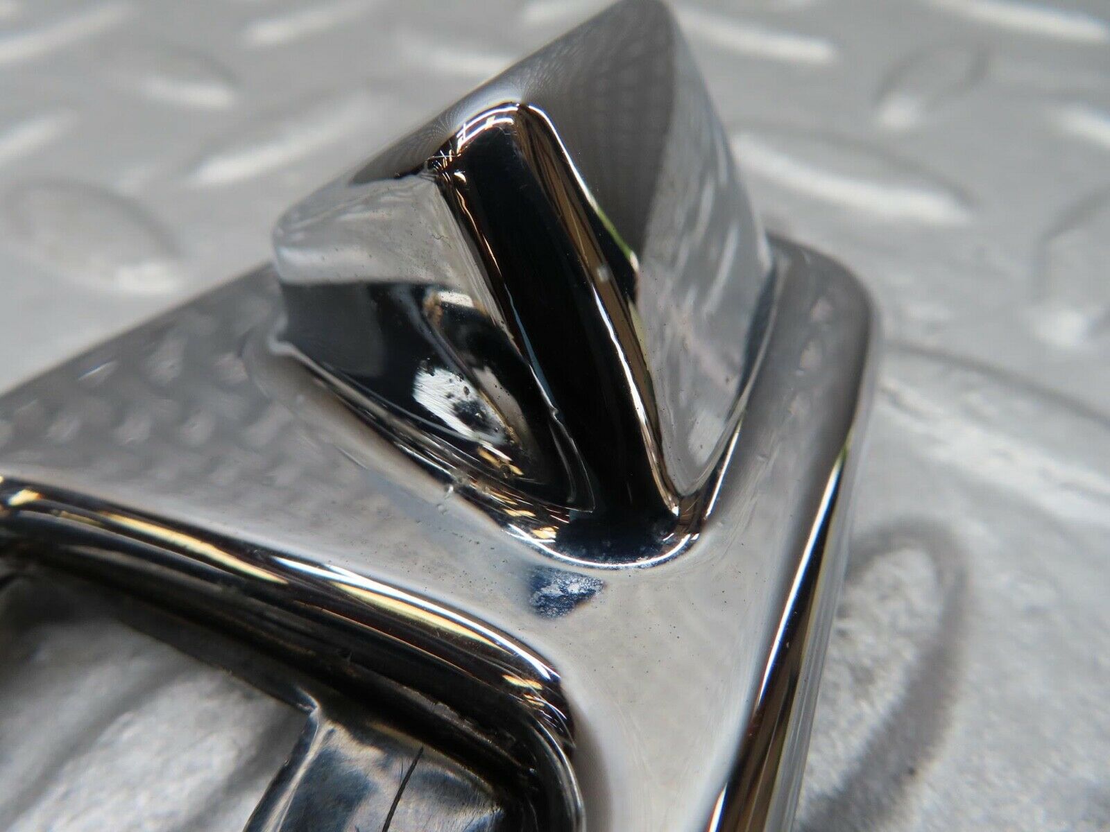 16060 Mercedes-Benz W123 280E Chrome Frame For Door Opener Left 1167660111