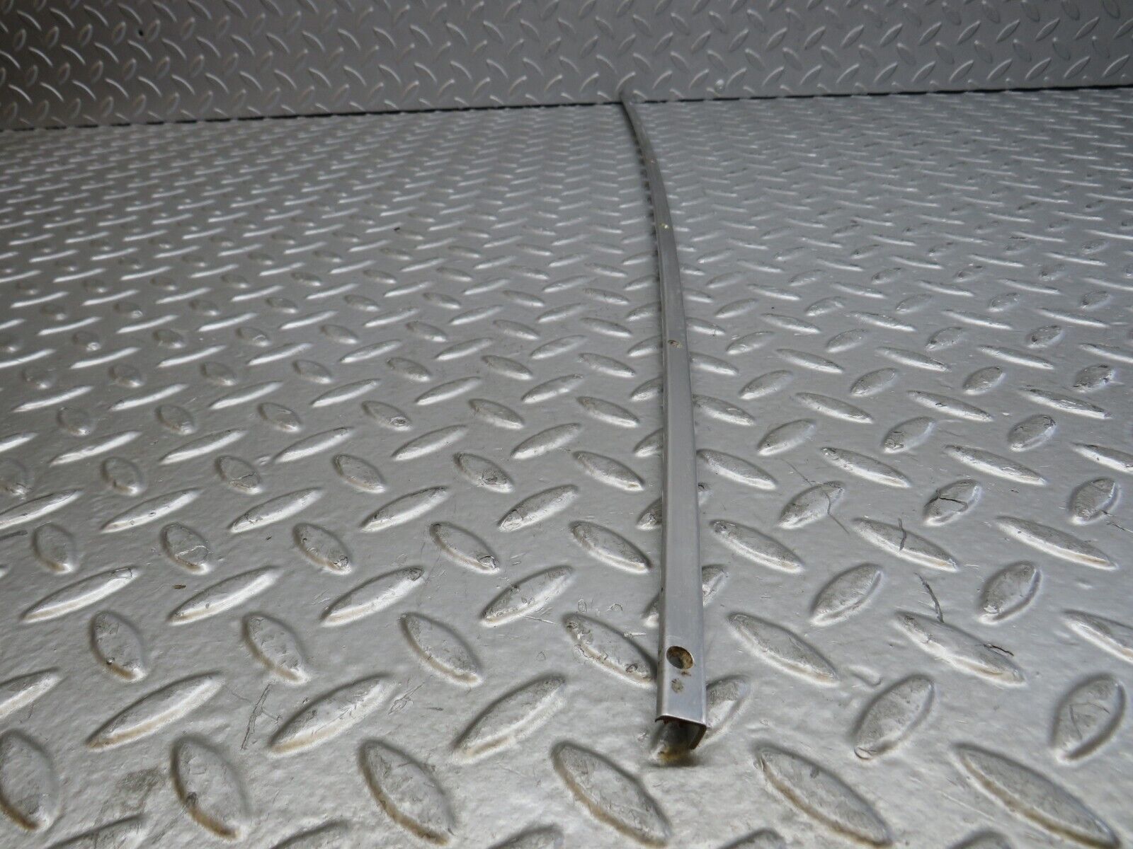 36953 Mercedes-Benz C126 420SEC Coupe Sunroof Chrome Trim