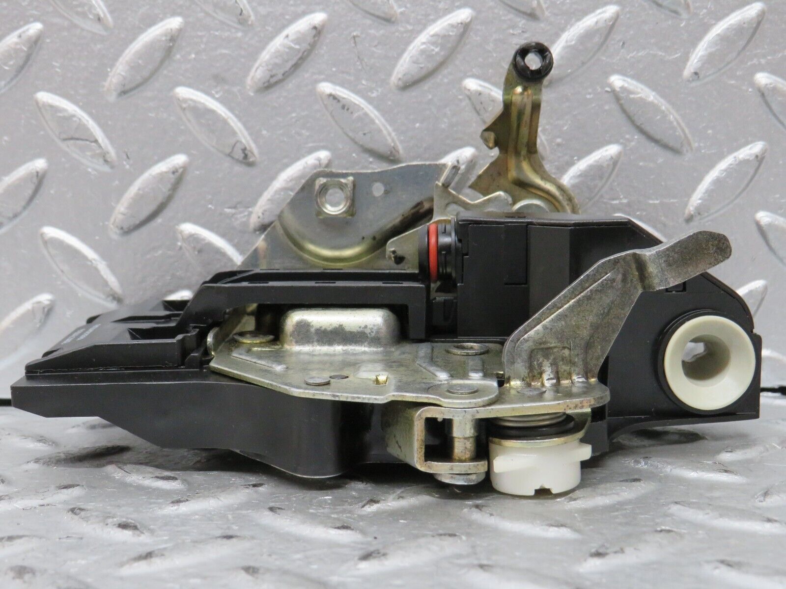 27671 Mercedes-Benz S124 300TE Wagon Rear Left Door Lock Mechanism 1248213551