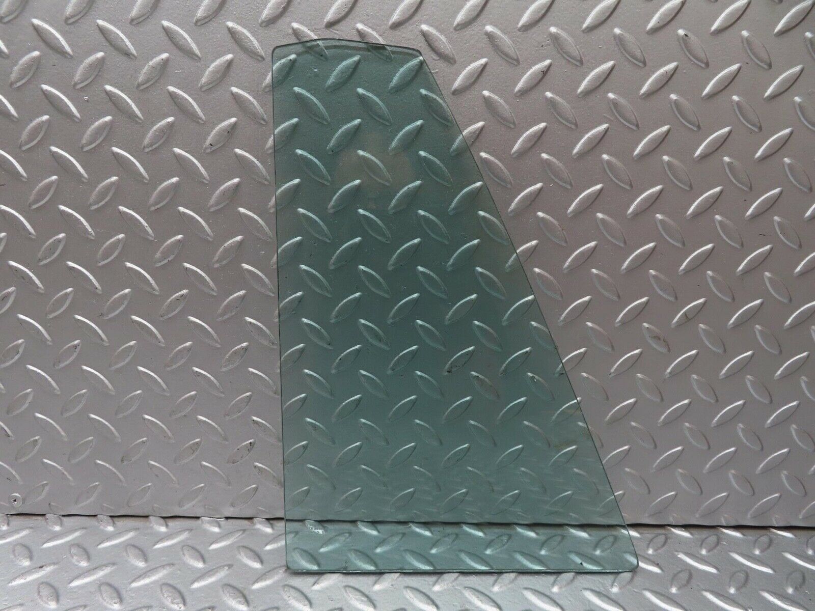 13080 Mercedes-Benz W111 220S Rear Quarter Window Glass