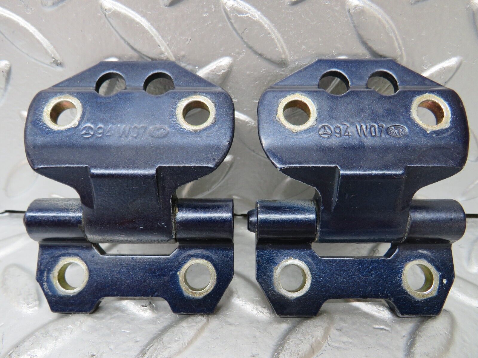 25878 Mercedes-Benz W124 280E Door Hinge Right Side