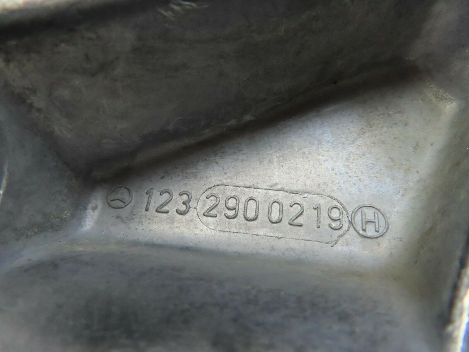 9664 Mercedes-Benz C123 280CE Coupe Brake Pedal Bracket Support 1232900219