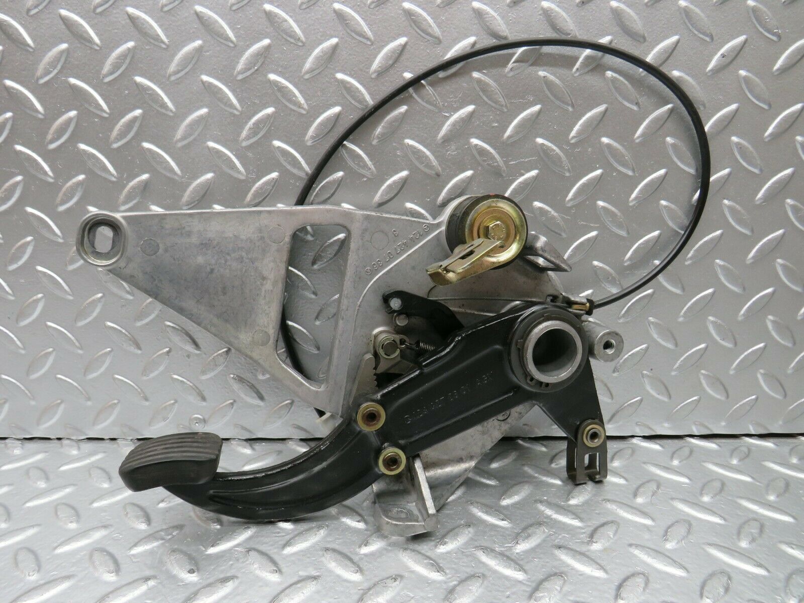 22527 Mercedes-Benz C124 E220 Coupe Parking Brake Pedal 1244270736 1244270801