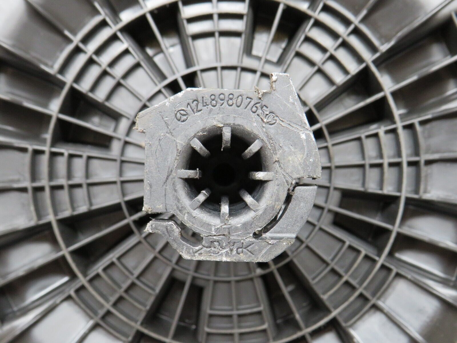 34794 Mercedes-Benz W210 320E Spare Wheel Holder 1248980765 2108980307