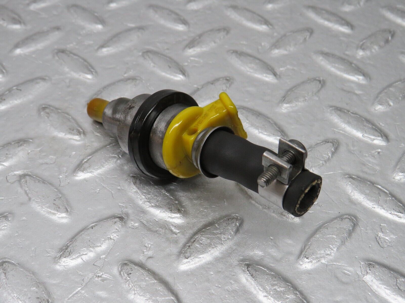 37574 Mercedes-Benz W109 300SEL Fuel Injector Bosch 0280150034