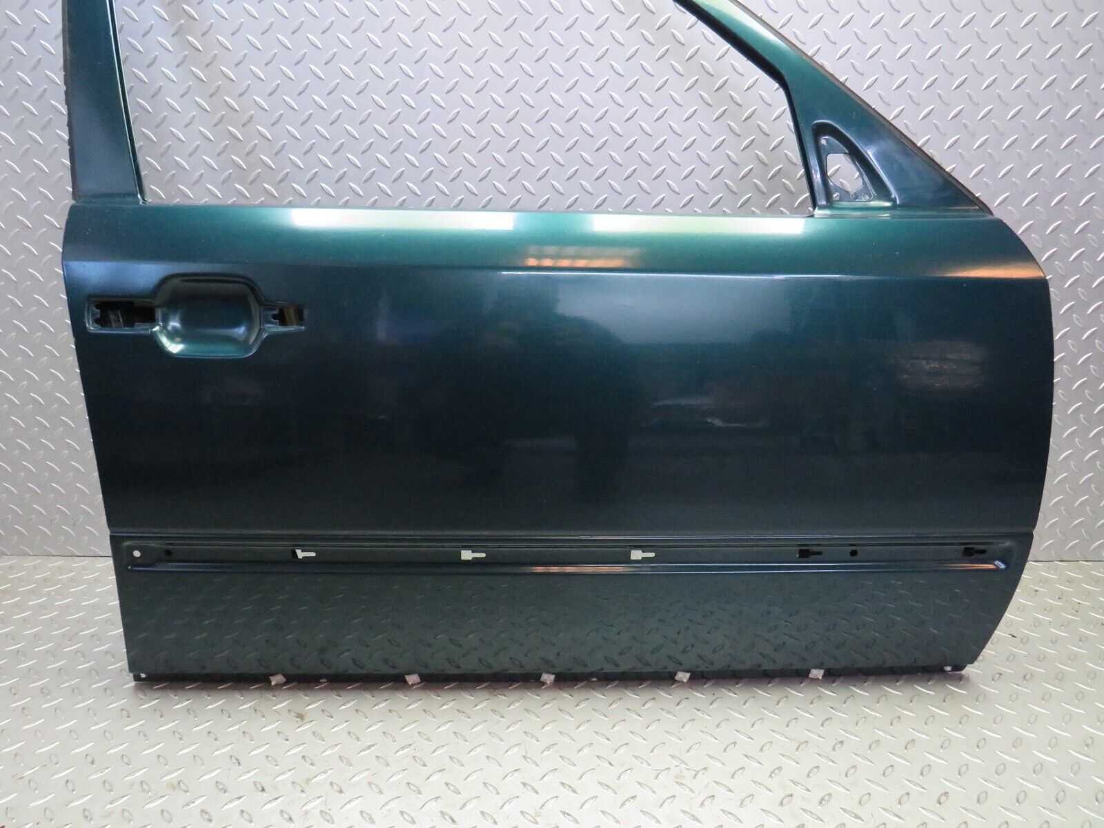 27732 Mercedes-Benz S124 300TE Wagon Front Right Door