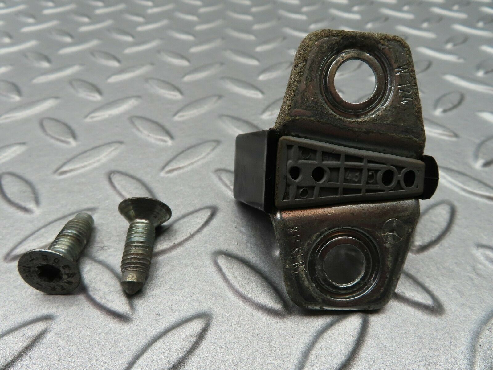 5368 Mercedes-Benz W124 230E Door Lock Latch