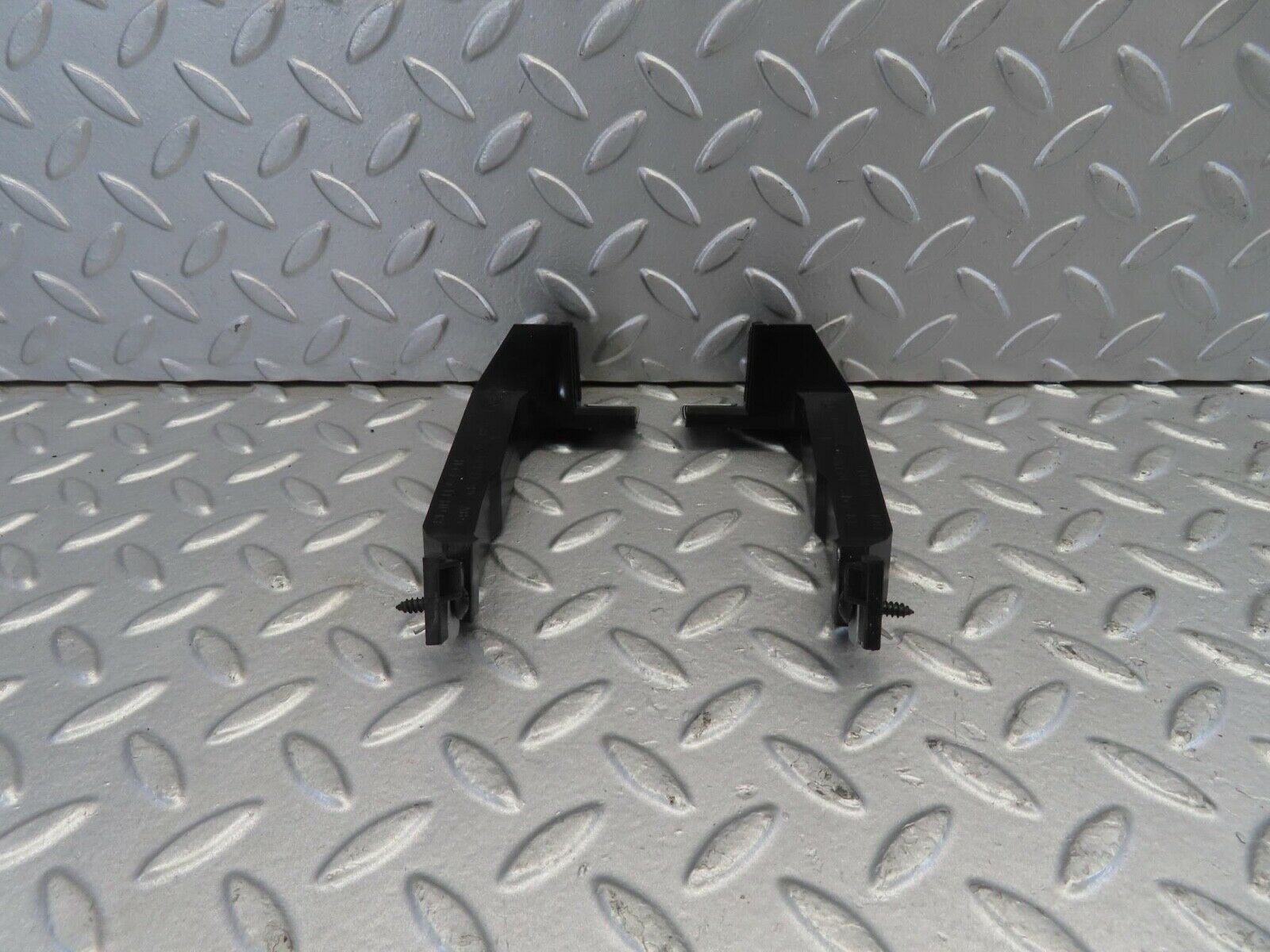 11237 Mercedes-Benz W221 S320 Dashboard Centre Holder