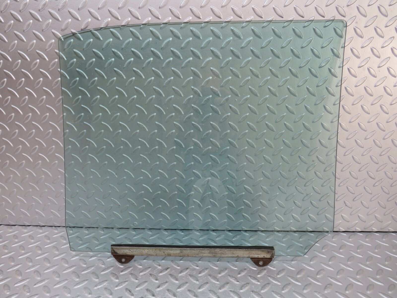 35792 Mercedes-Benz W108 Rear Left Door Window Glass