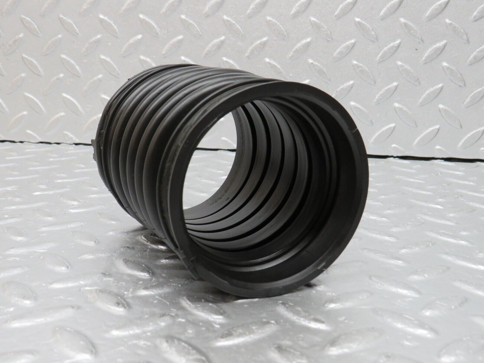 38275 Mercedes-Benz R129 280SL Coupe Air Intake Hose 1040940191