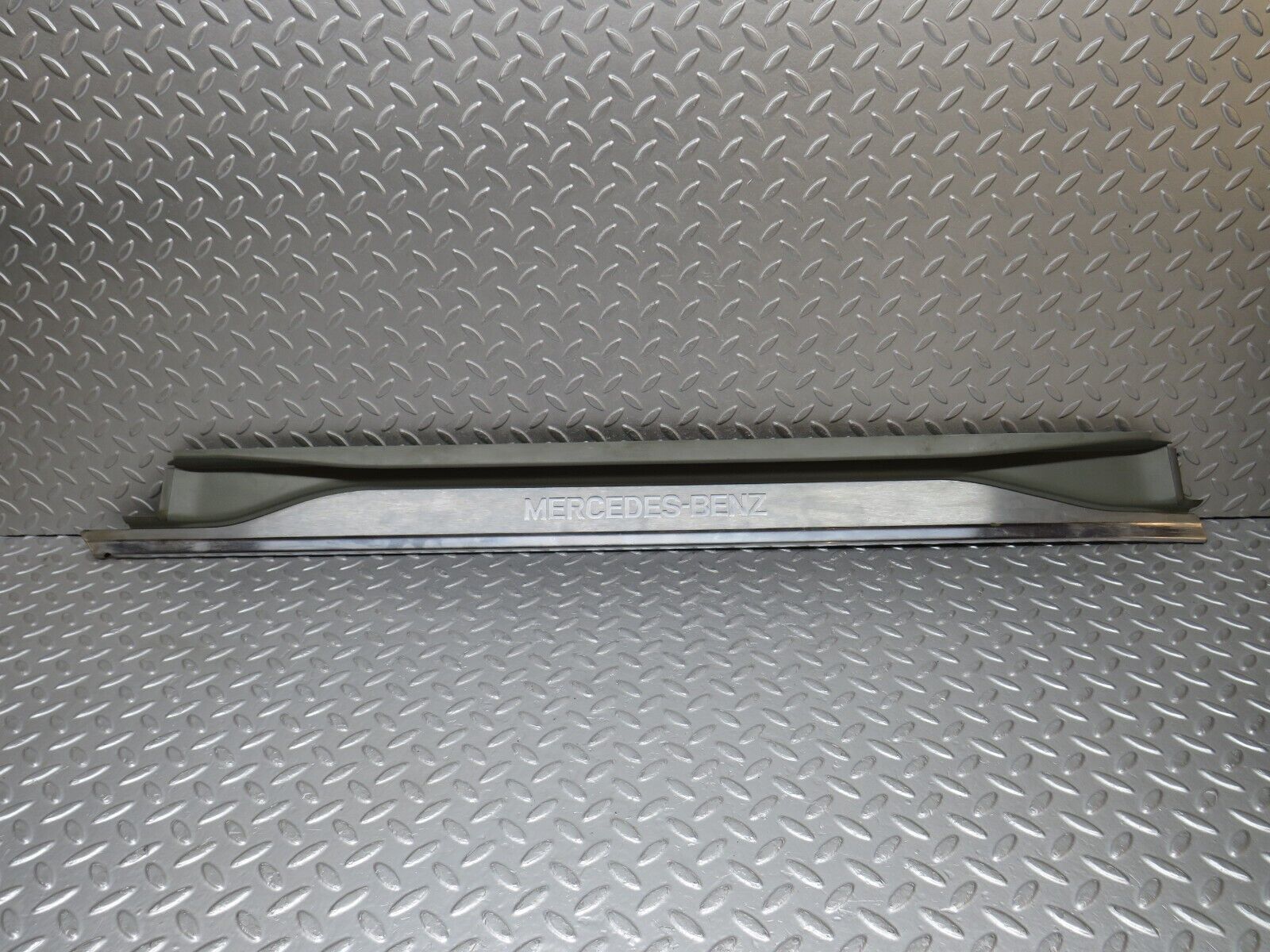 39521 Mercedes-Benz R129 320SL Coupe Left Door Sill Grey 1296800335