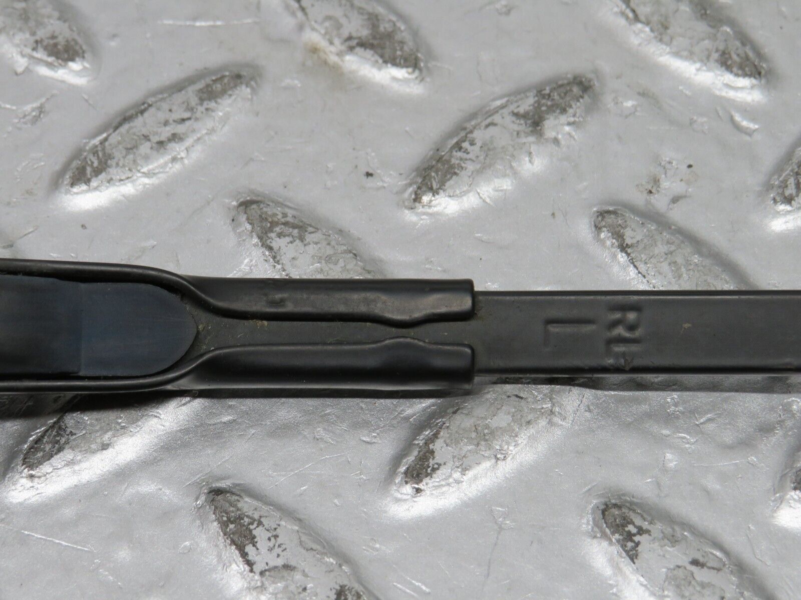 32099 Mercedes-Benz W123 230E Wiper Arm Bosch Left Side