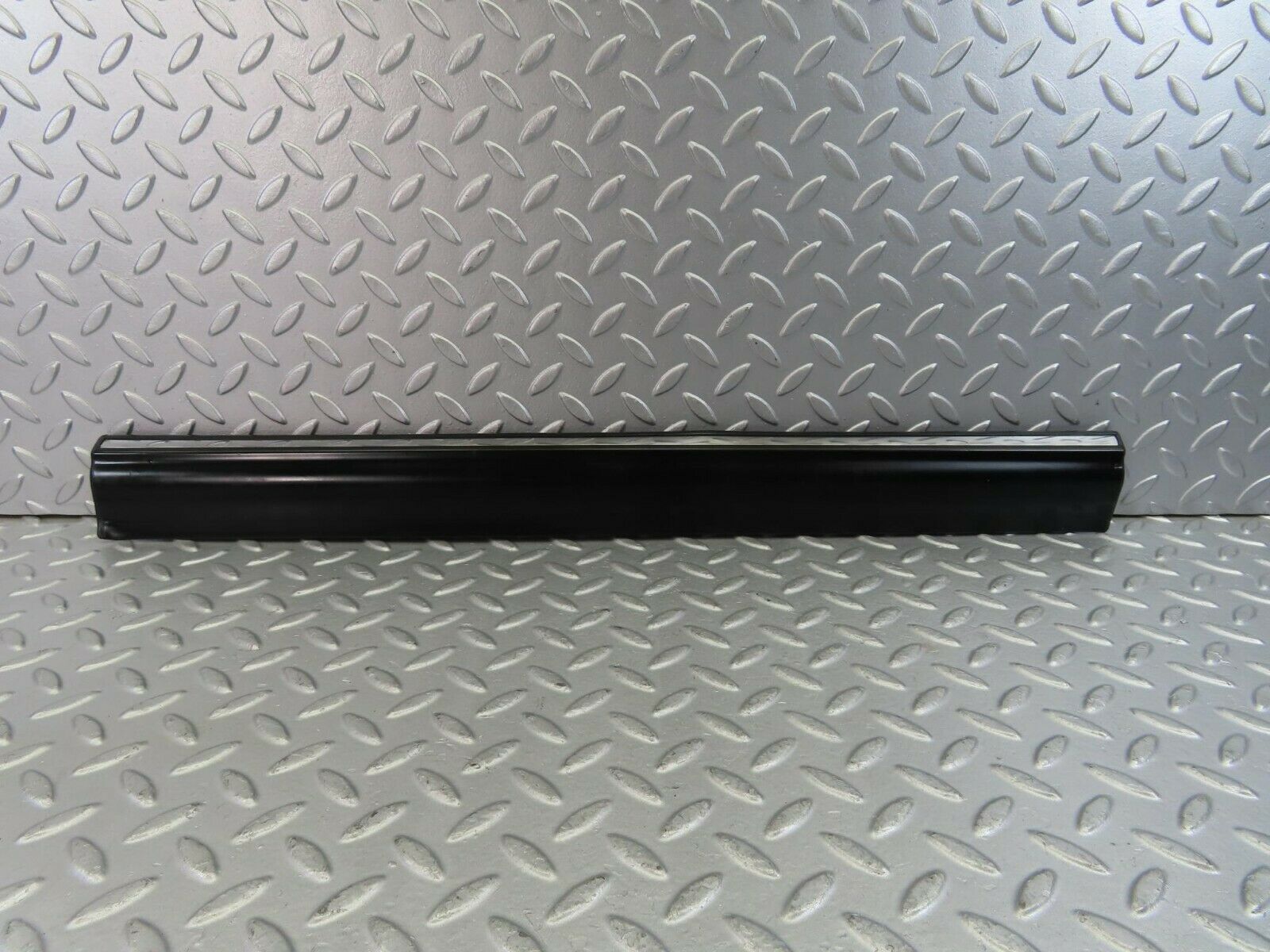 10280 Mercedes-Benz W123 Rear Left Door Lower Trim