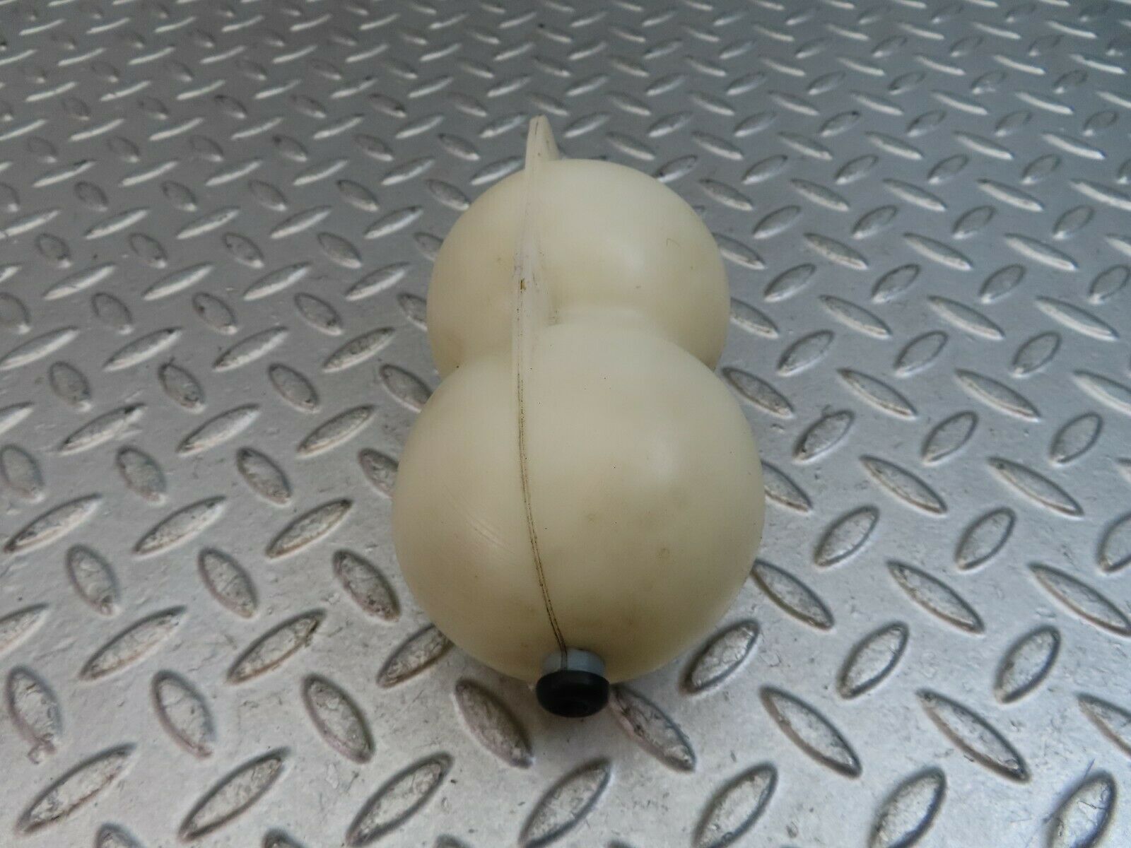 9614 Mercedes-Benz C123 280CE Coupe Vacuum Reservoir