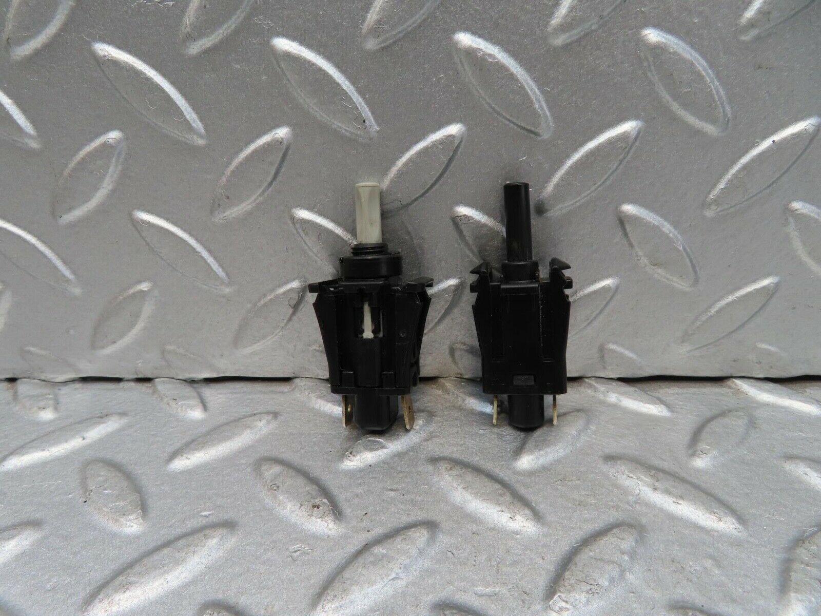 14730 Mercedes-Benz W201 190E Door Contact Switch Glove Box Light Switch