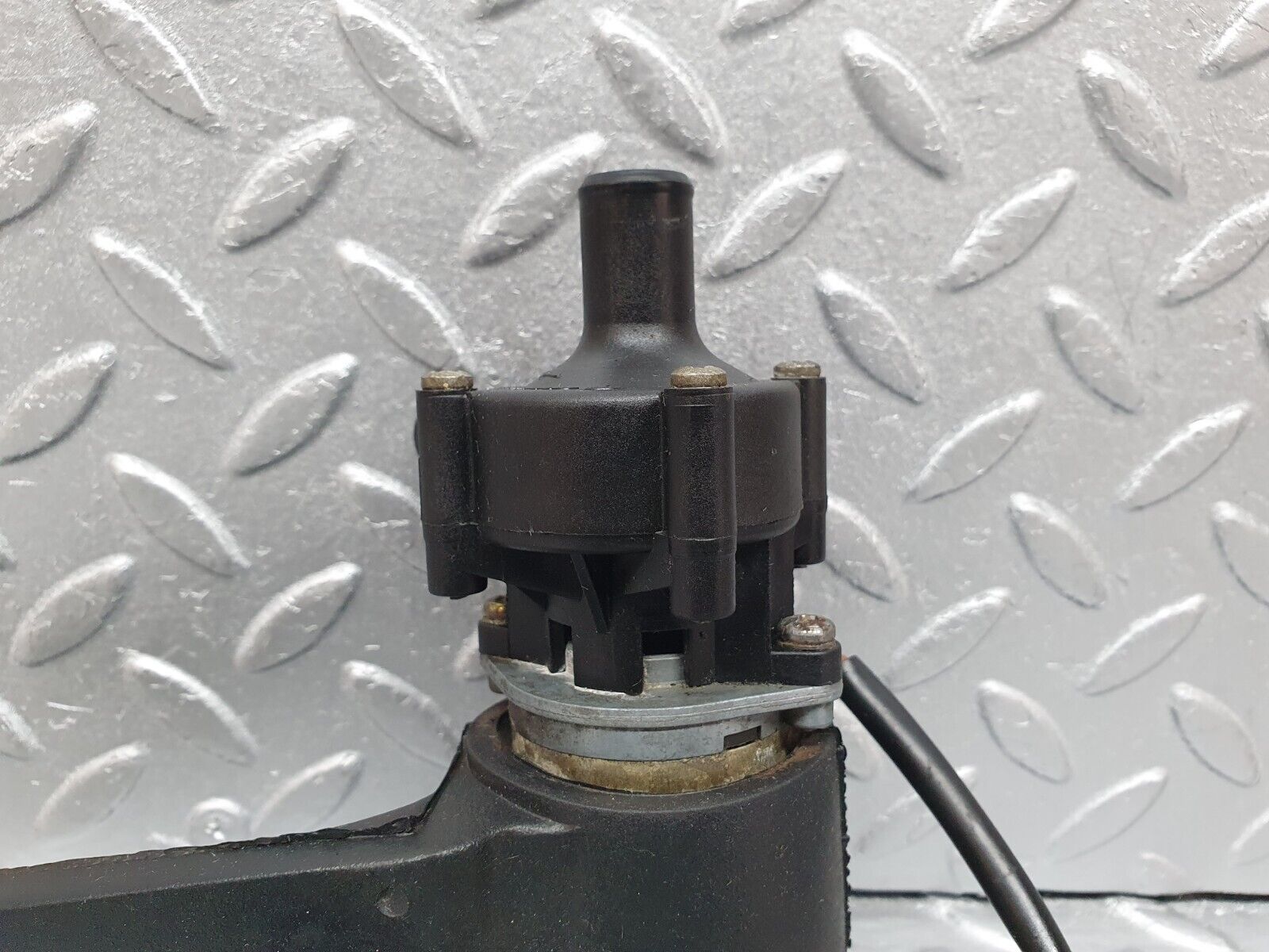 41085 Mercedes-Benz W126 300SE Auxiliary Heating Water Pump 1268301814