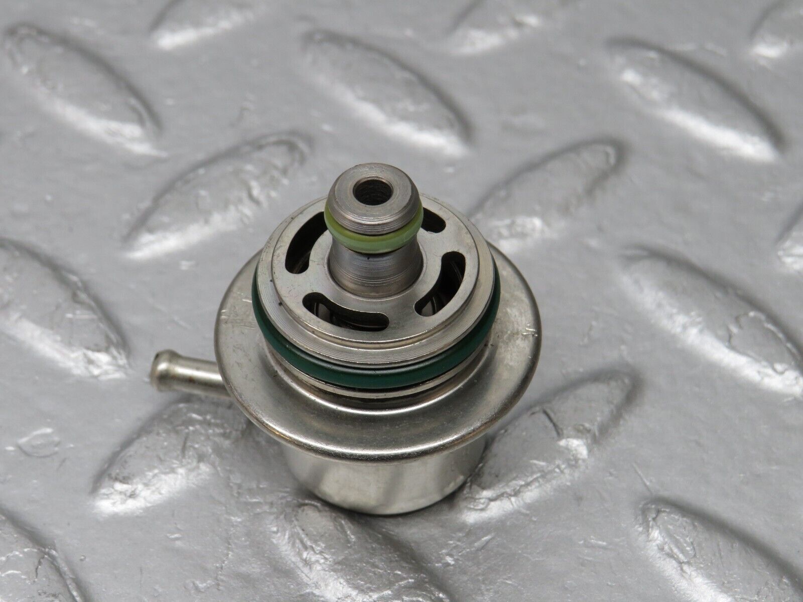 38567 Mercedes-Benz R129 280SL Coupe Fuel Pressure Regulator Bosch 0000781489