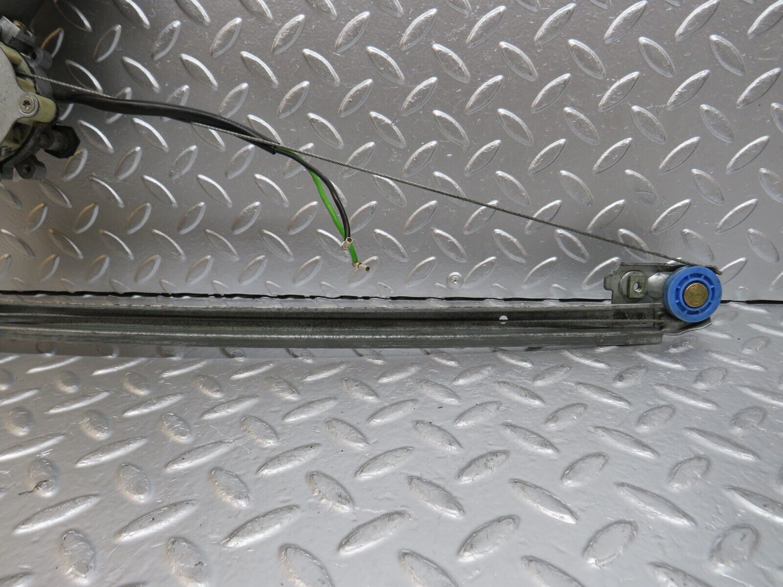 29287 Mercedes-Benz W124 230E Rear Left Power Window Regulator With Motor 774.30009/04