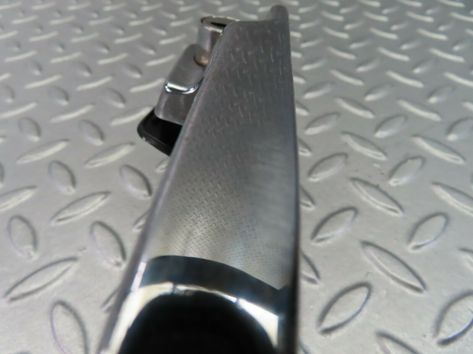 7828 Mercedes-Benz W115 220D Exterior Door Handle Front Right 1157600601