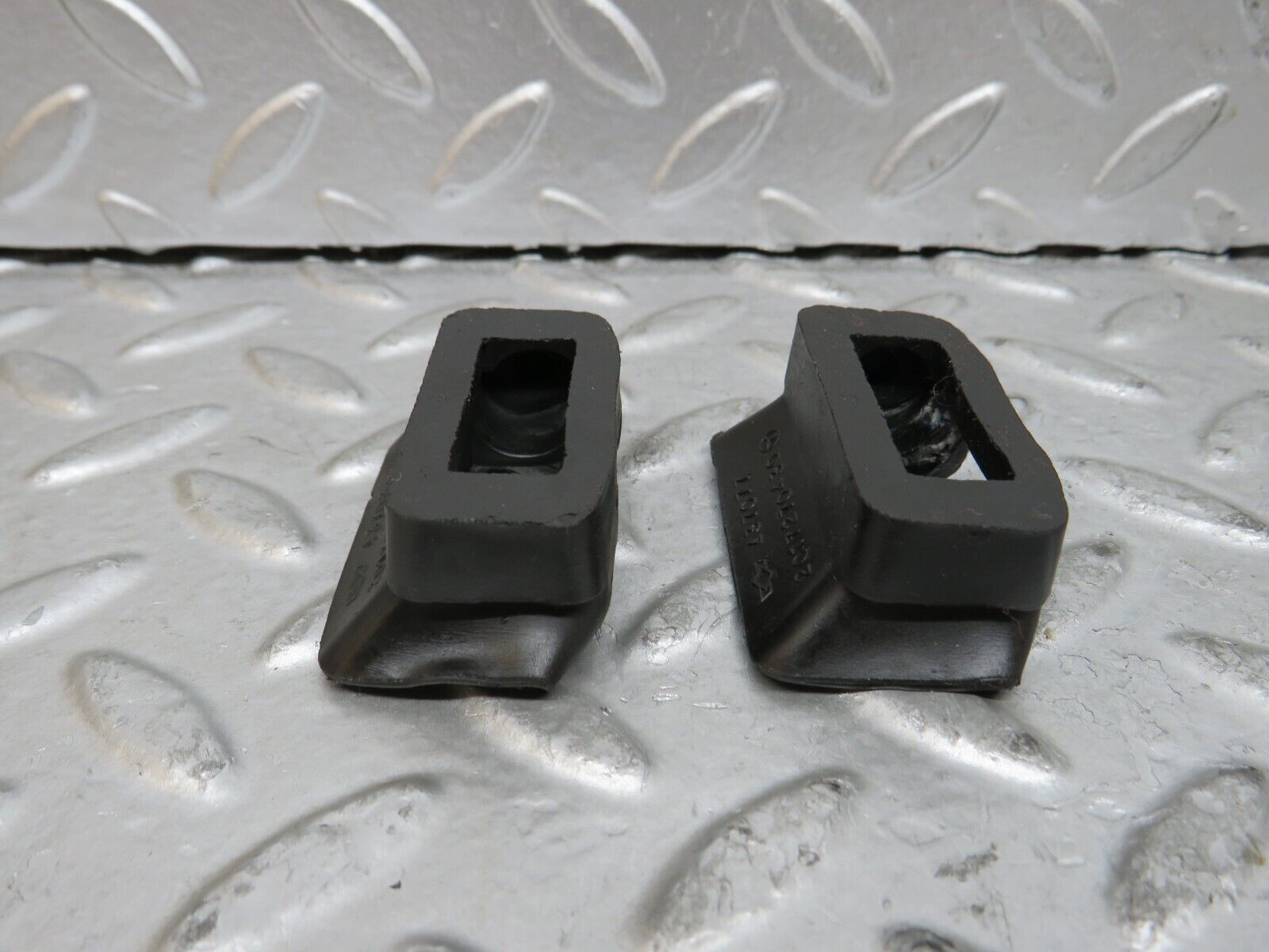 29143 Mercedes-Benz C124 320CE Door Check Strap Rubber Seal Pair 2017270430