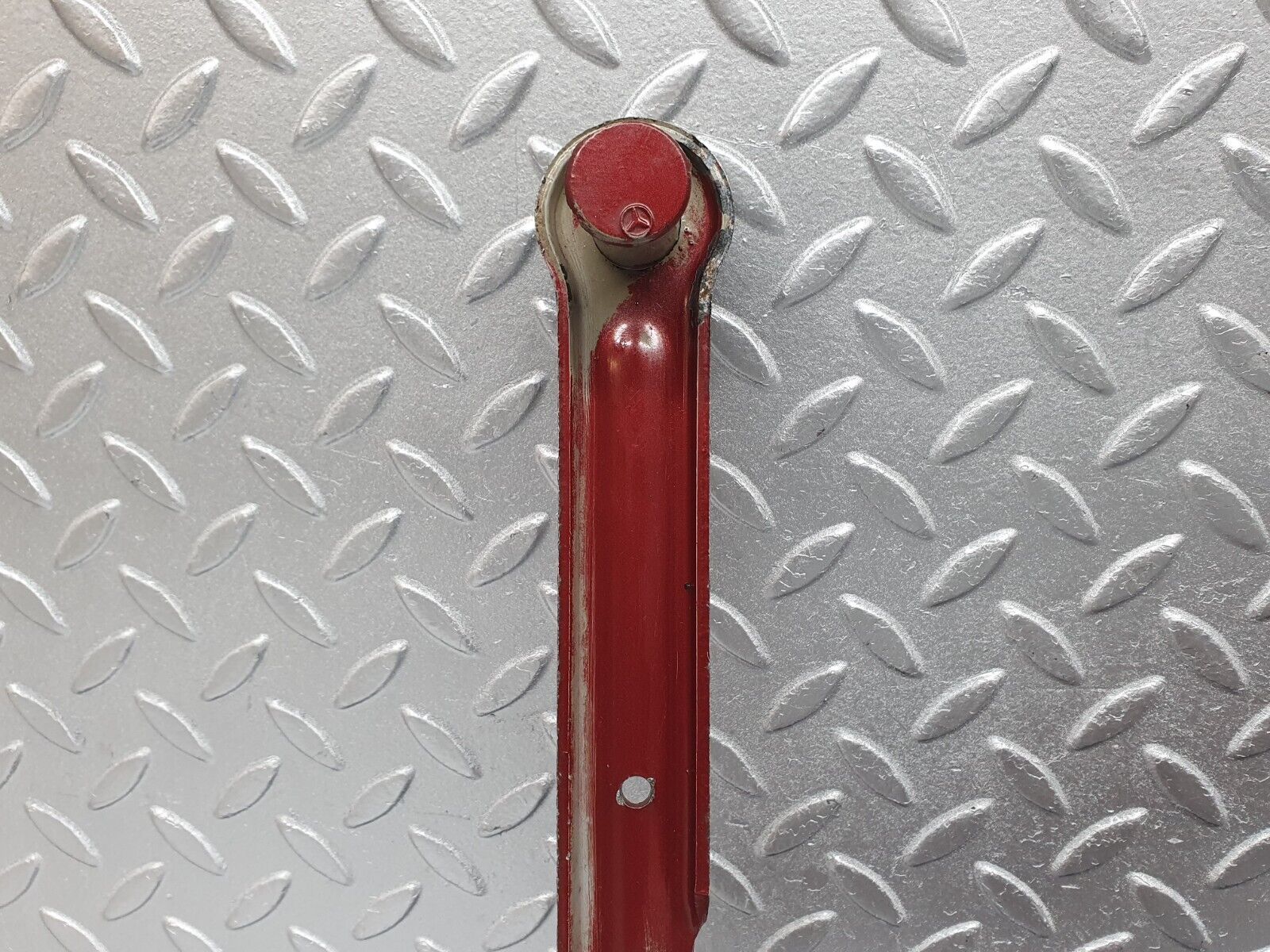 41006 Mercedes-Benz W126 300SE Bonnet Hinge Left Side