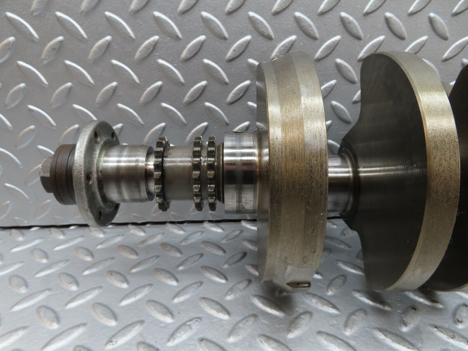 17812 Mercedes-Benz W116 450SEL Crankshaft 1170311001