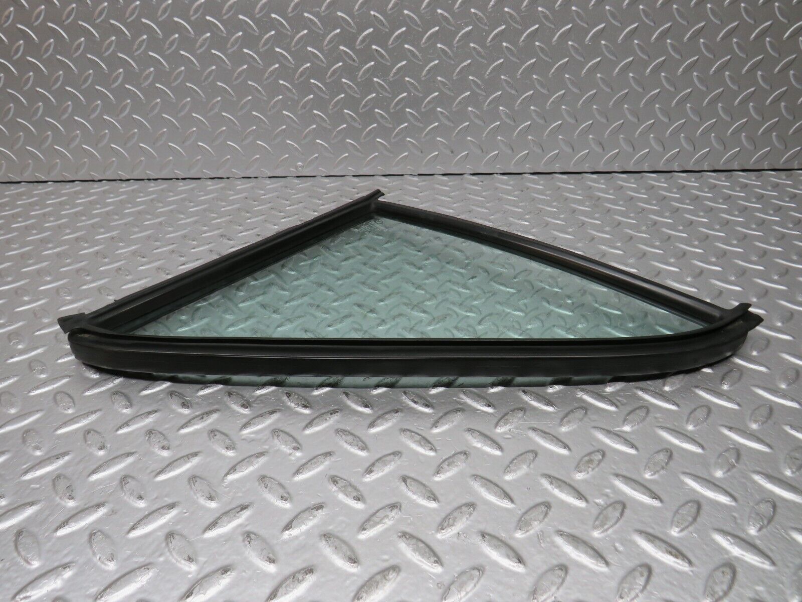 32035 Mercedes-Benz W123 230E Rear Left Quarter Window Glass 1237350124