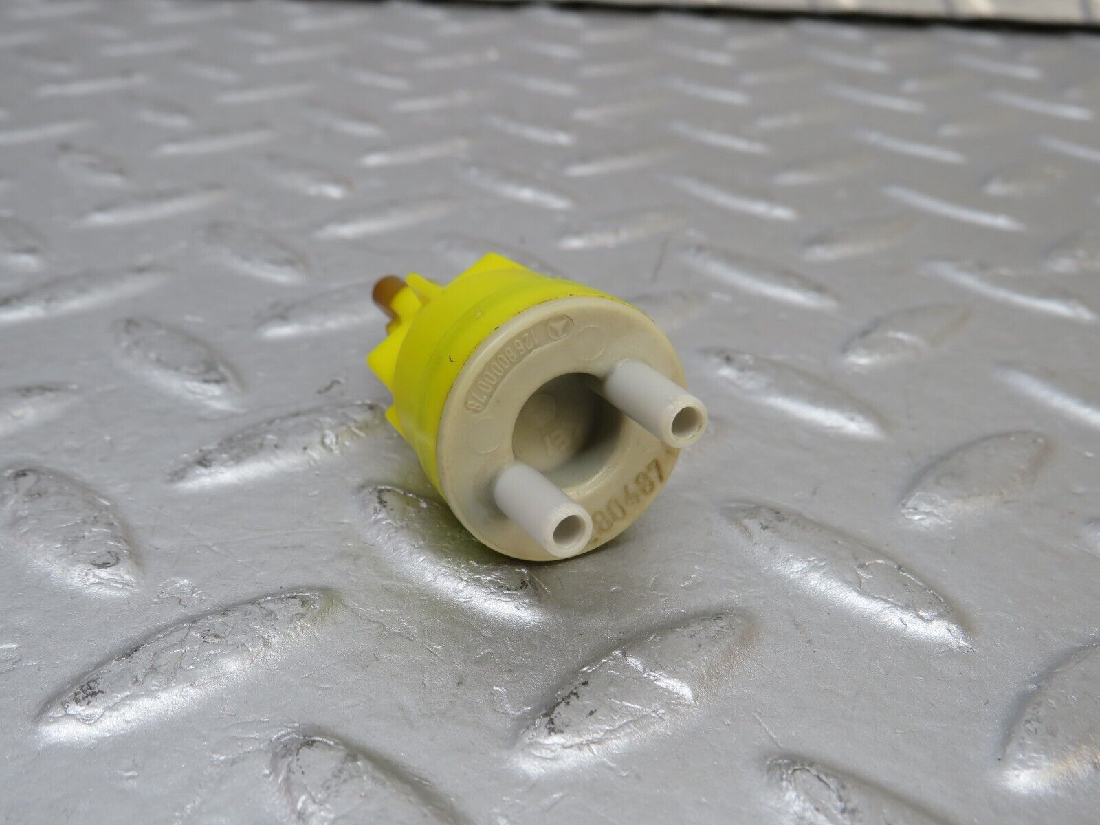 36902 Mercedes-Benz C126 420SEC Coupe Vacuum Check Valve Set 1268000078 1268000478