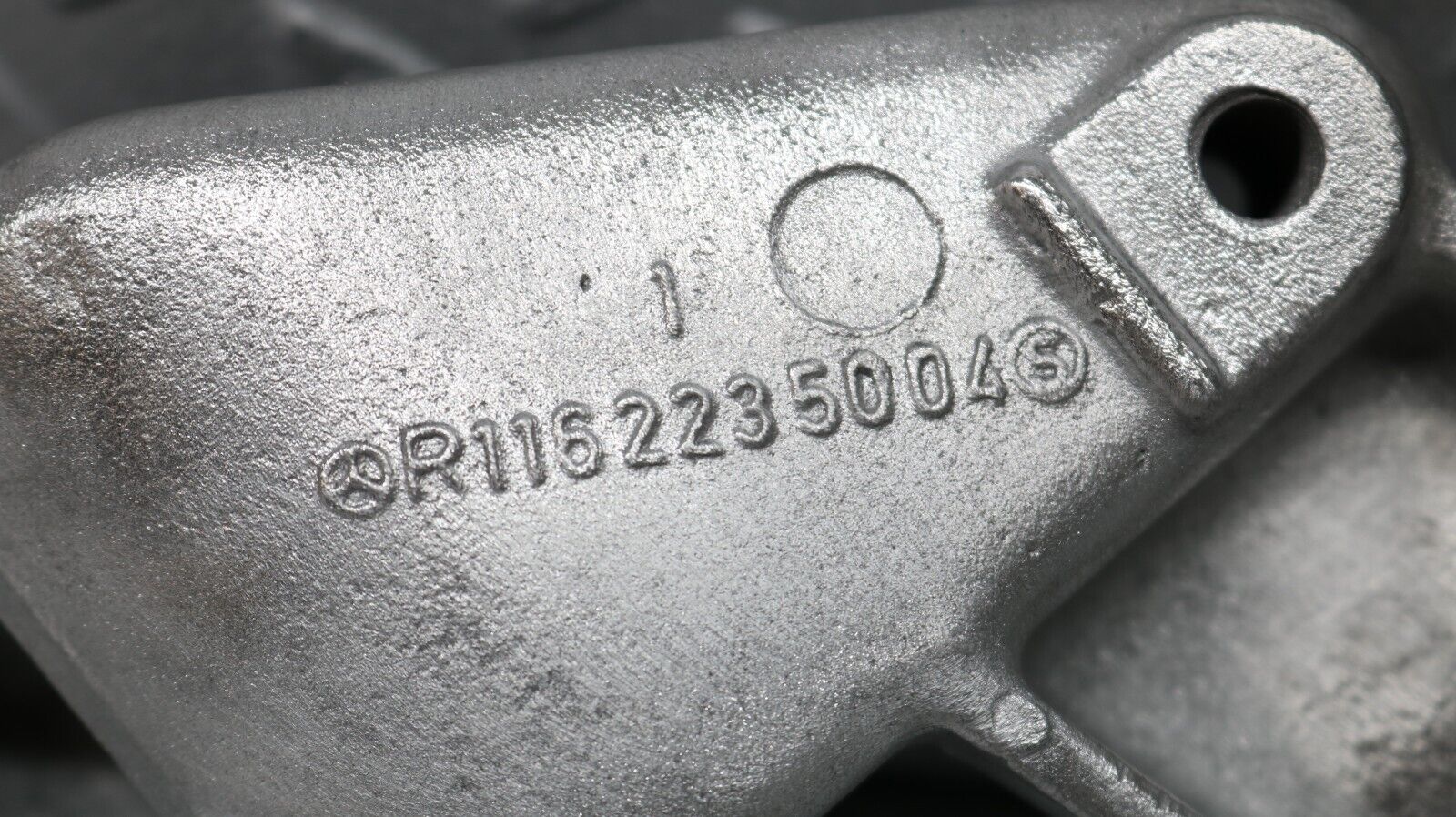 37221 Mercedes-Benz C126 420SEC Coupe Engine Mount Bracket Left 1162235004