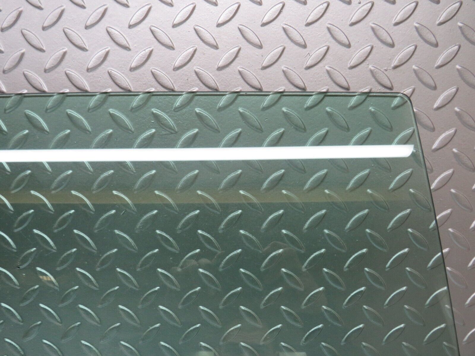 25644 Mercedes-Benz W124 280E Rear Right Door Window Glass