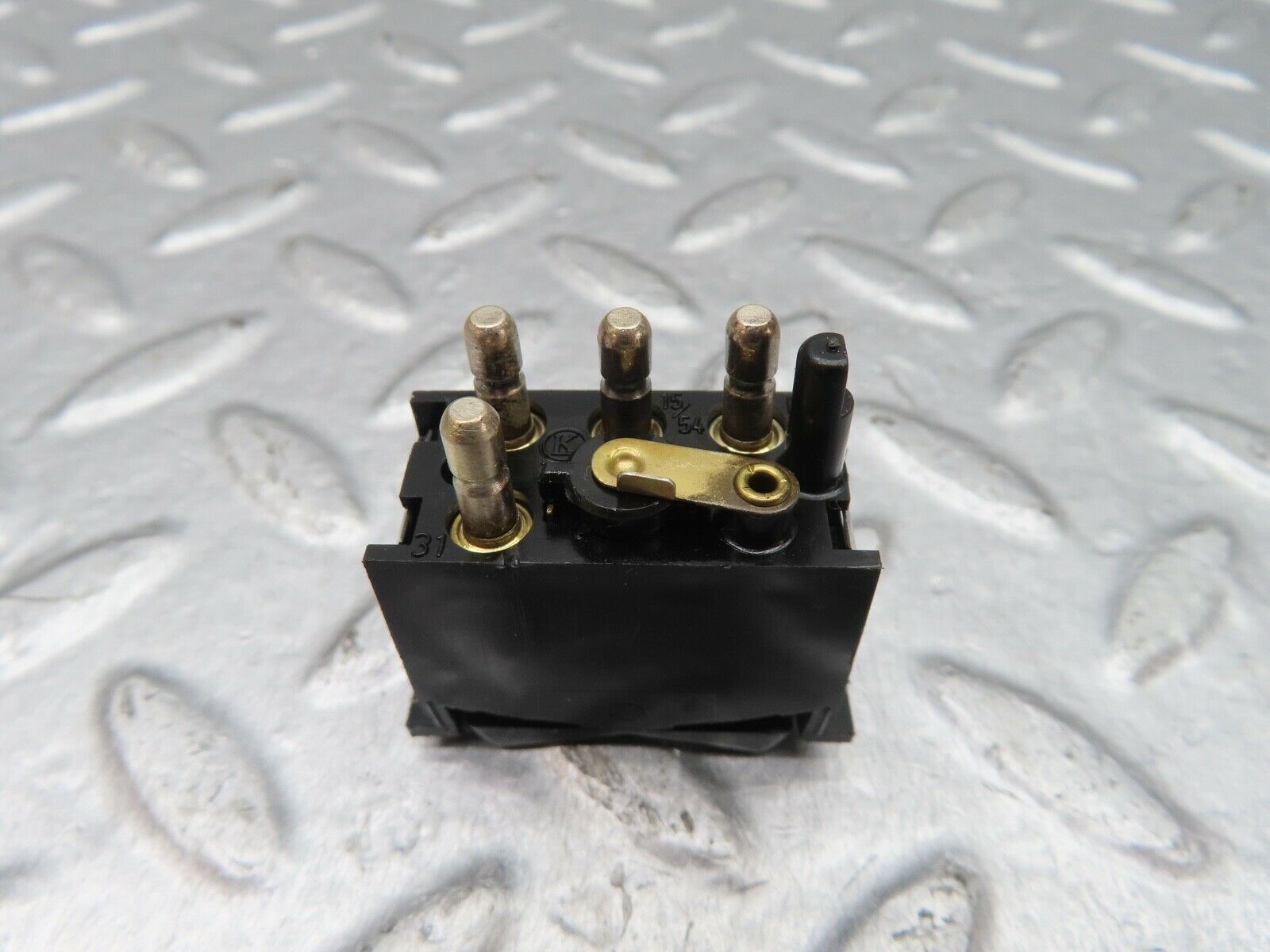 18089 Mercedes-Benz W123 200 Rear Heated Windscreen Switch 03812515