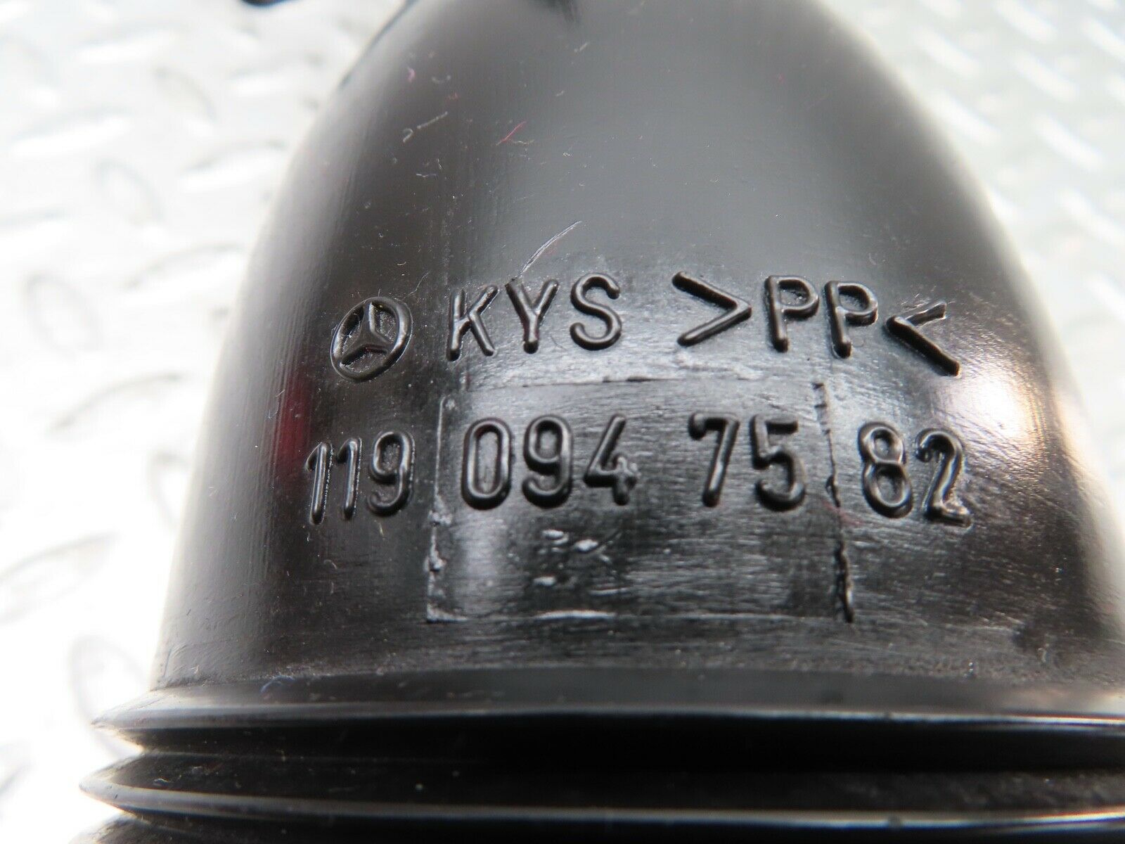 19306 Mercedes-Benz C140 CL420 Coupe Air Intake Hose Right Side 1190947582