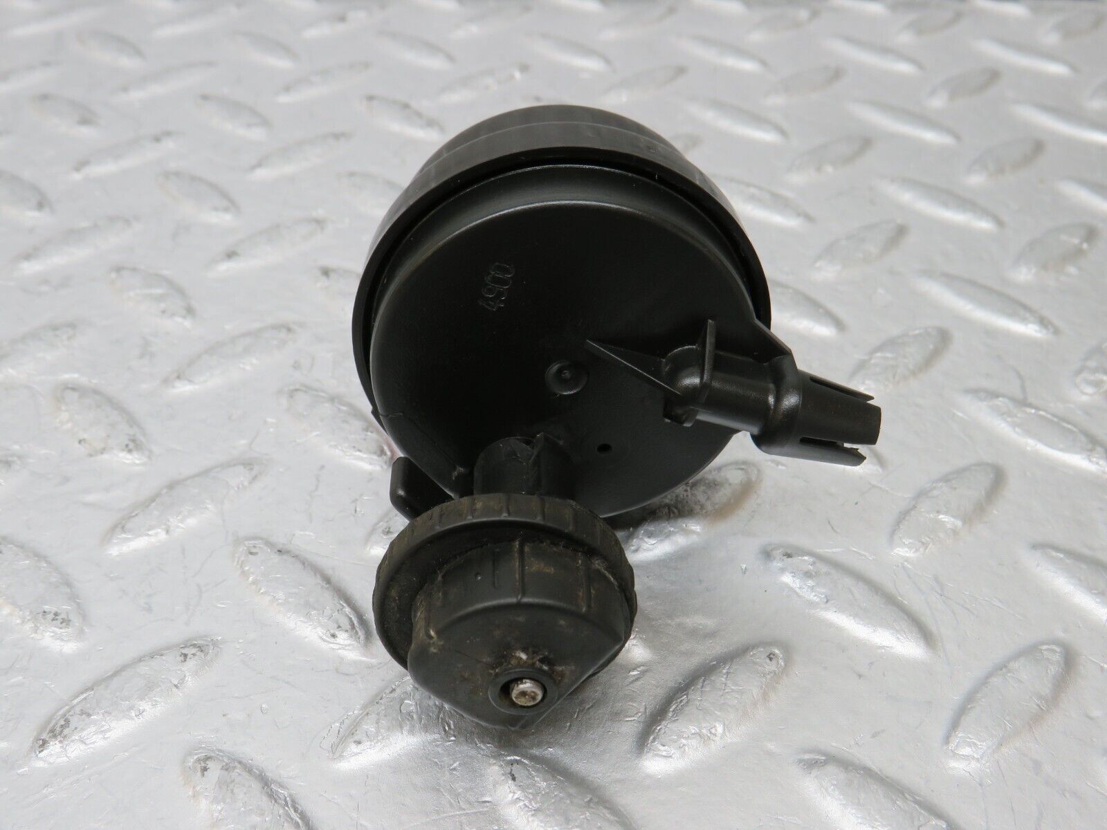 34895 Mercedes-Benz W210 320E Fuel Tank Flap Cap Vacuum Actuator