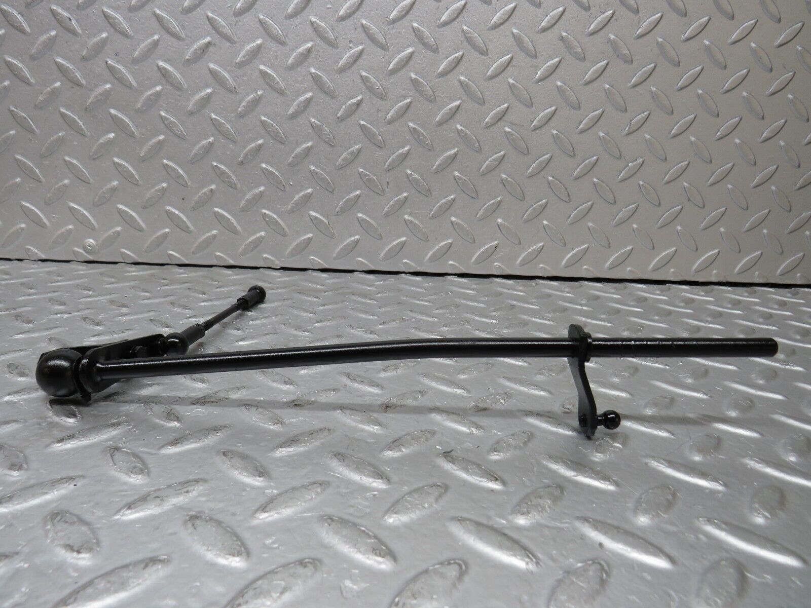 37662 Mercedes-Benz W109 300SEL Throttle Linkage