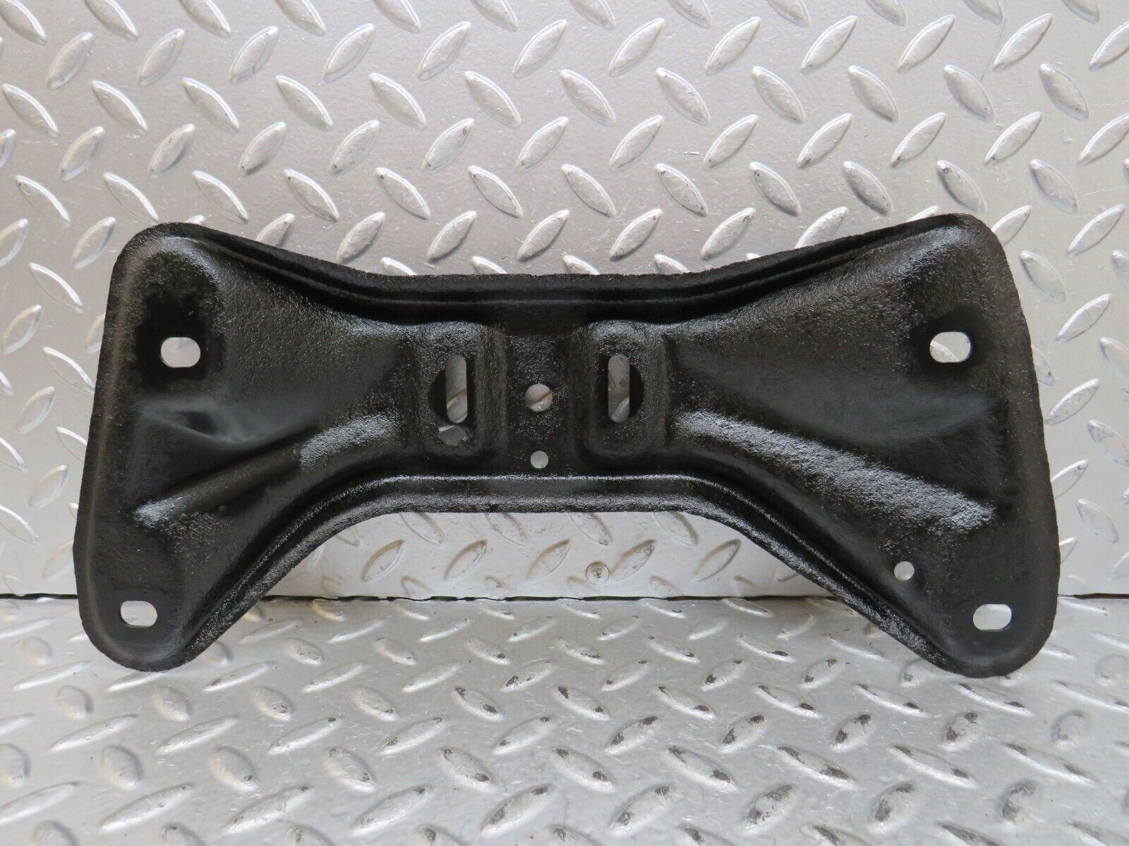 28727 Mercedes-Benz W123 230E Gearbox Mount Bracket