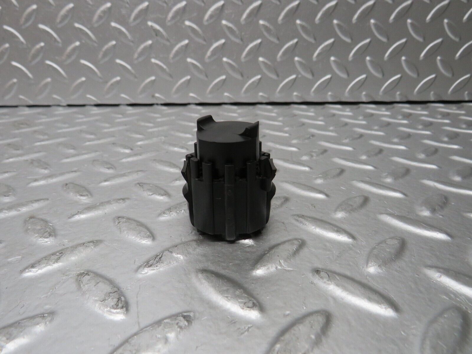 30336 Mercedes-Benz W124 230E Kick Down Switch 0025452214