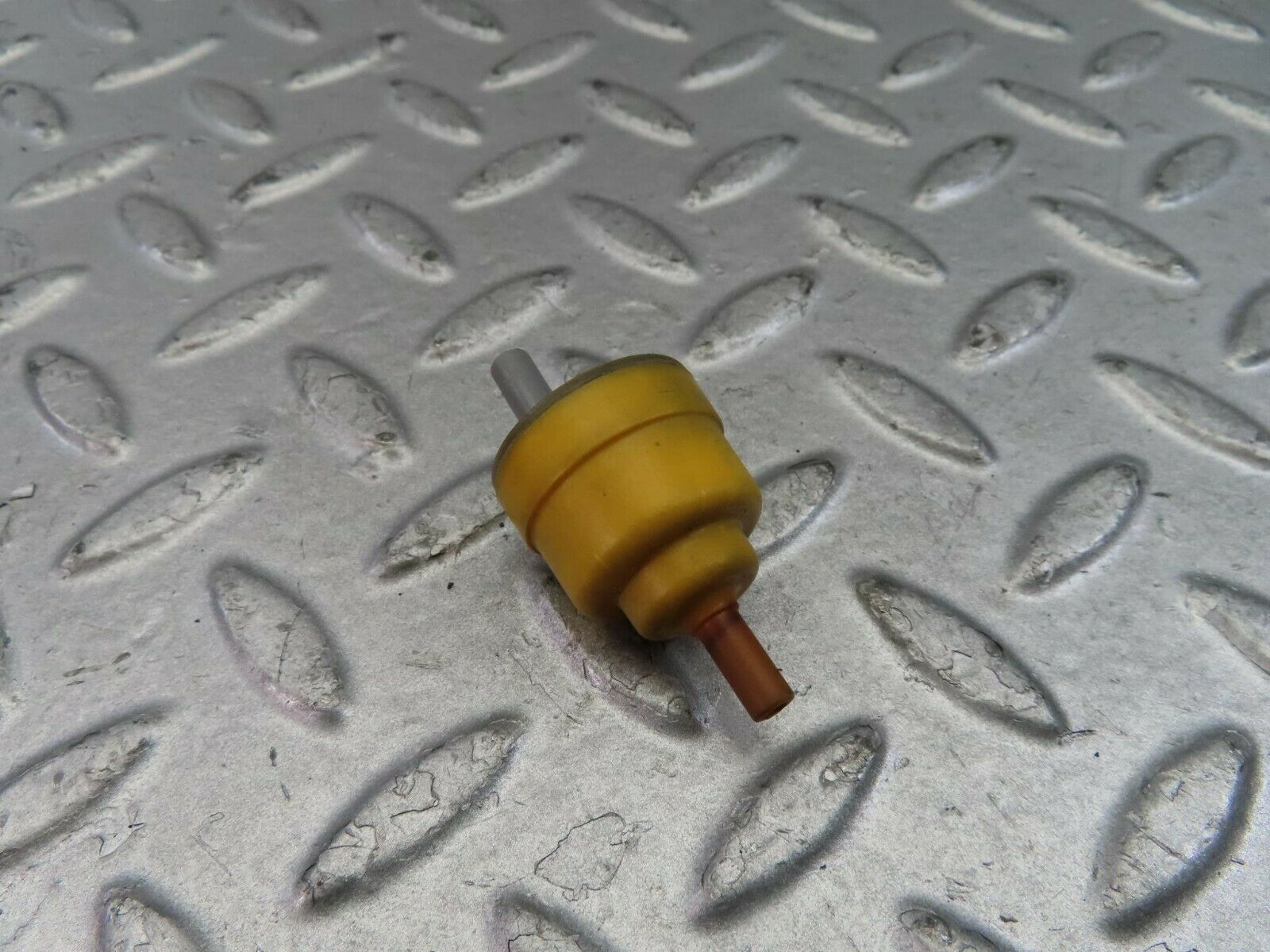 9738 Mercedes-Benz C123 280CE Coupe Vacuum Check Valve
