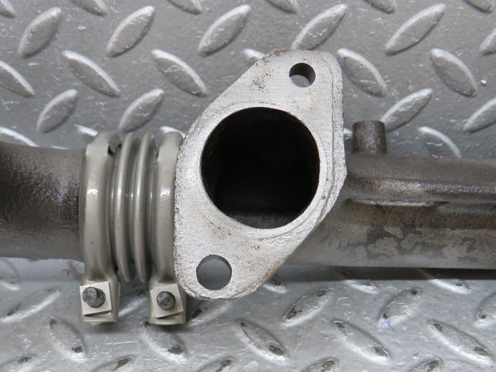 36332 Mercedes-Benz W126 420SE Exhaust Manifold Right 1161422402 1161420602