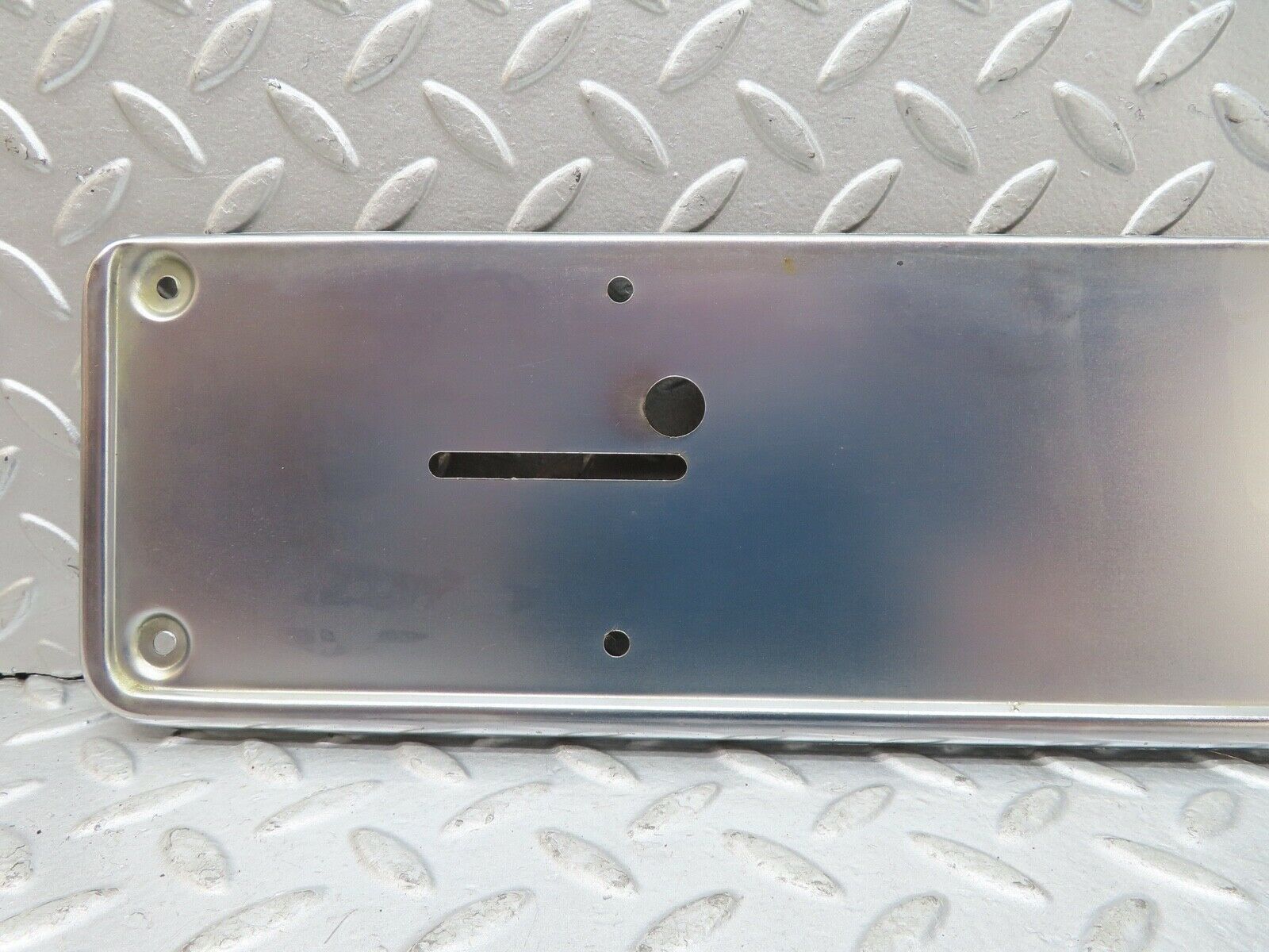 17674 Mercedes-Benz W116 450SEL Rear number Plate Holder