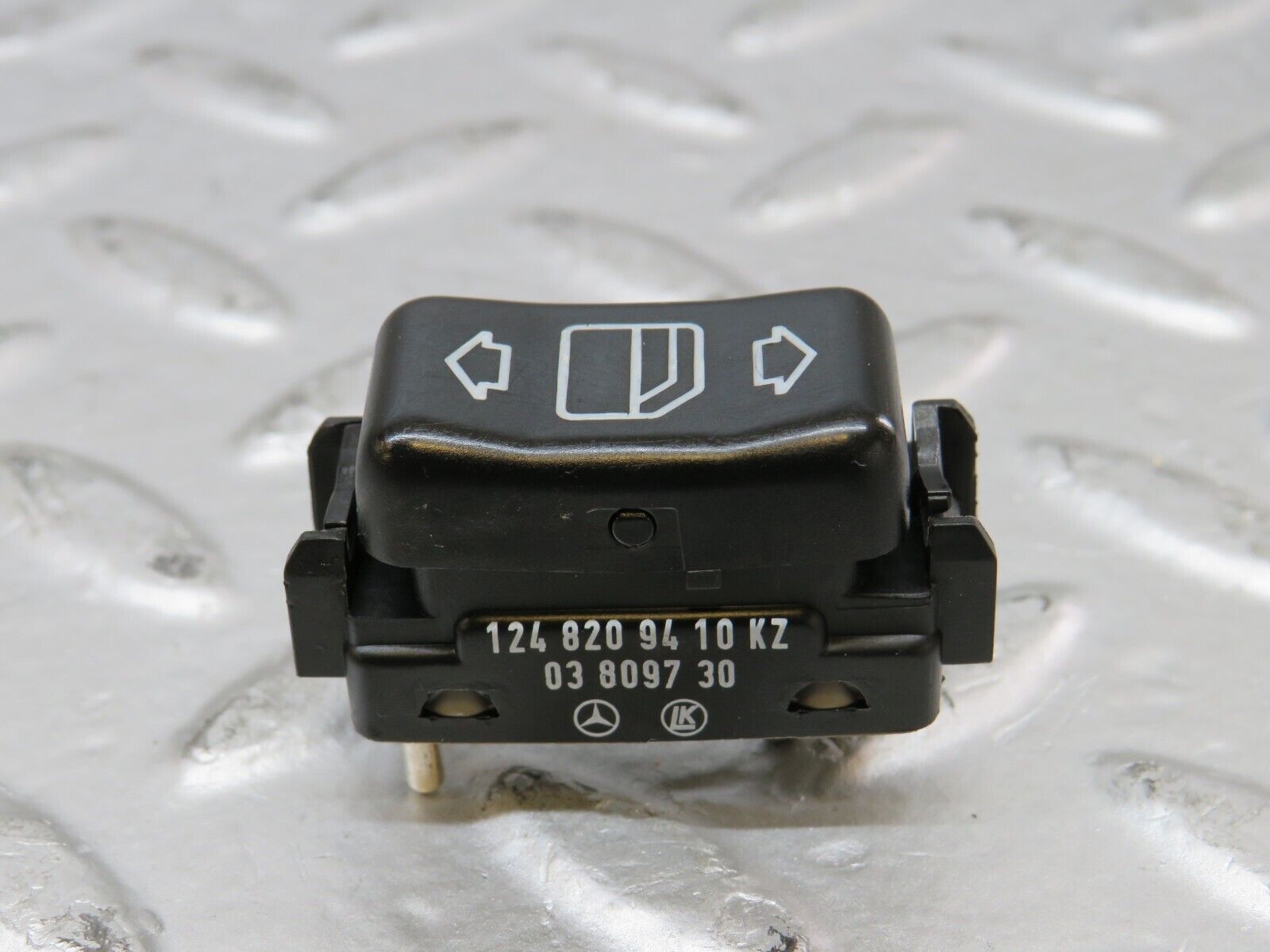 26563 Mercedes-Benz C124 220CE Coupe Right Electric Window Switch 1248209410