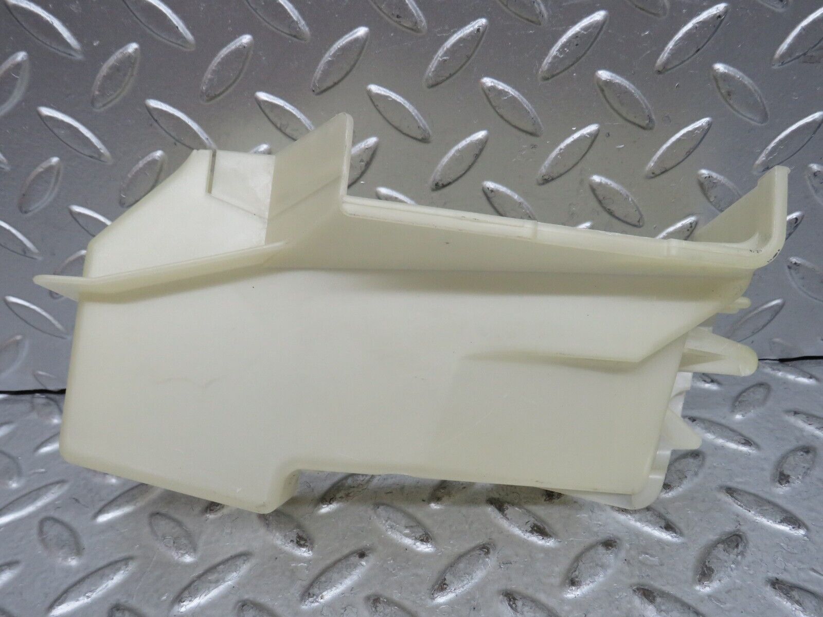 29110 Mercedes-Benz C124 320CE Right Door Lock Mechanism Cover 1247232008