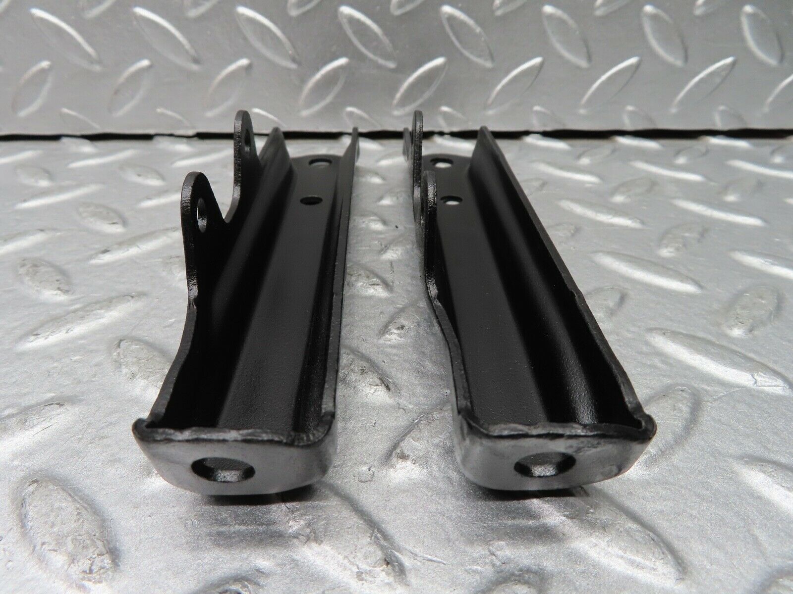 20027 Mercedes-Benz R129 300SL Coupe Air Intake Manifold Bracket