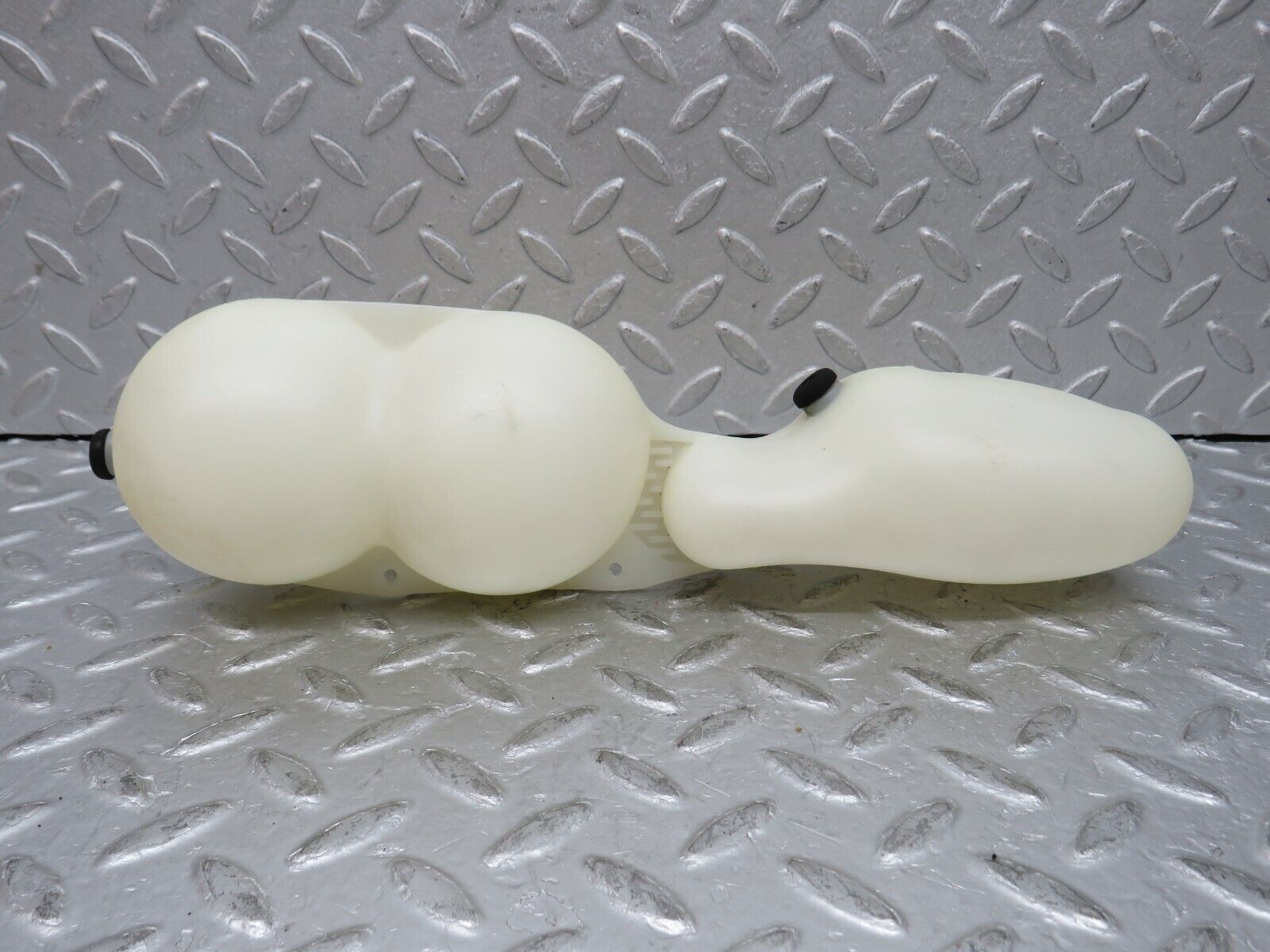 37861 Mercedes-Benz A124 320E Cabriolet Vacuum Reservoir Tank