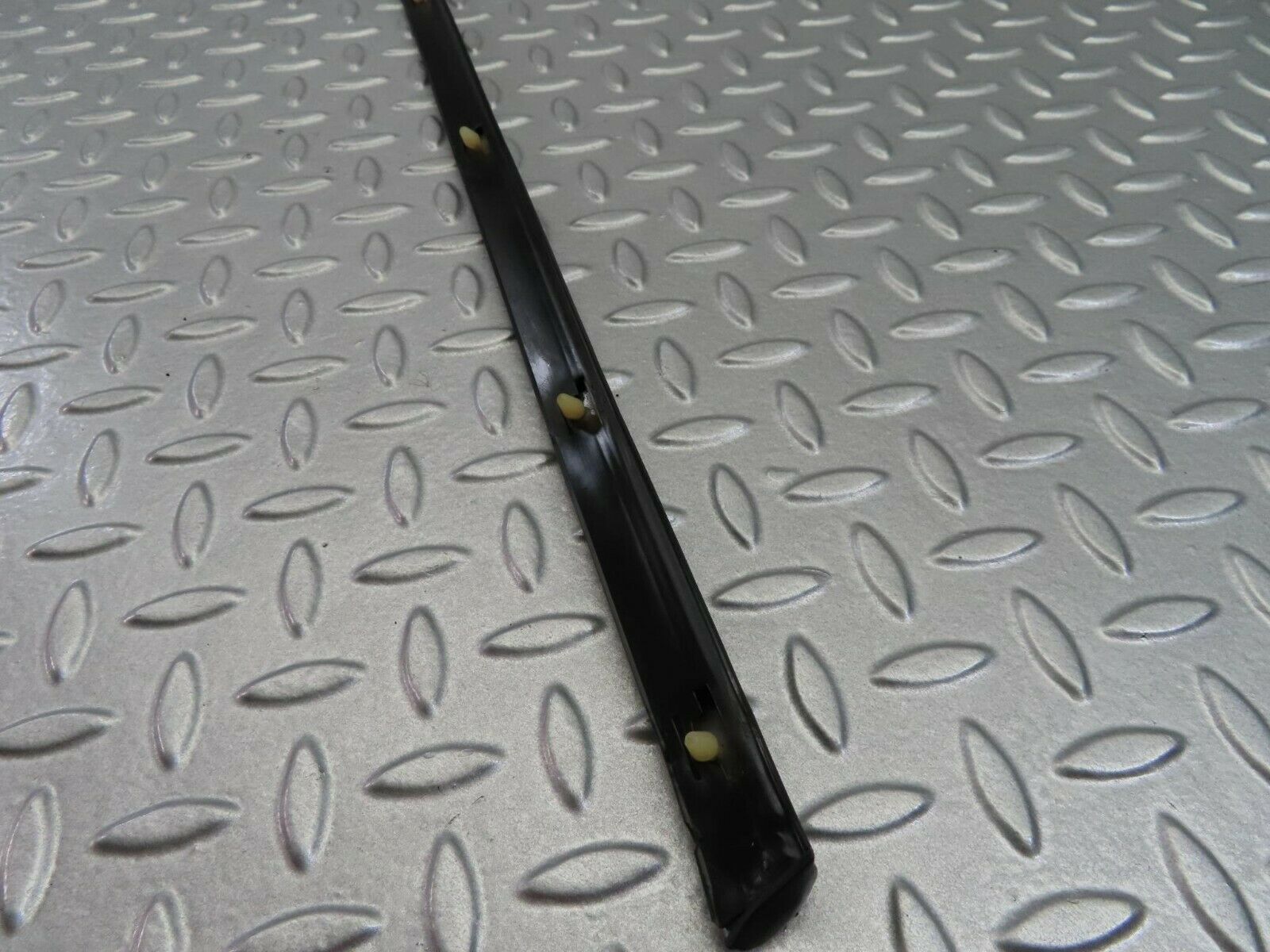 7871 Mercedes-Benz W115 220D Centre Door Chrome Trim Rear Left