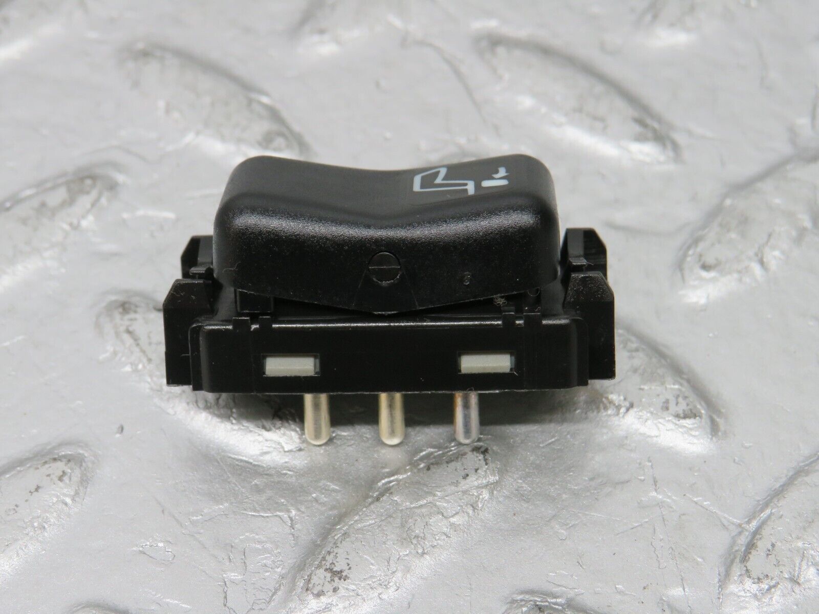 33331 Mercedes-Benz W202 C180 Head Rest Control Switch 1408205210