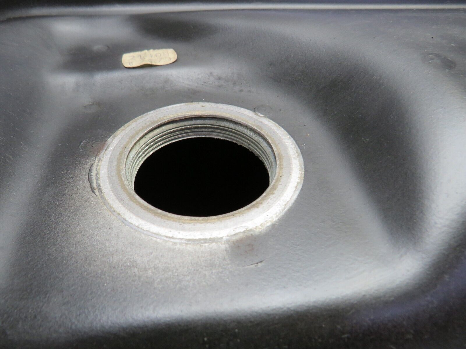 29915 Mercedes-Benz W123 230E Fuel Tank